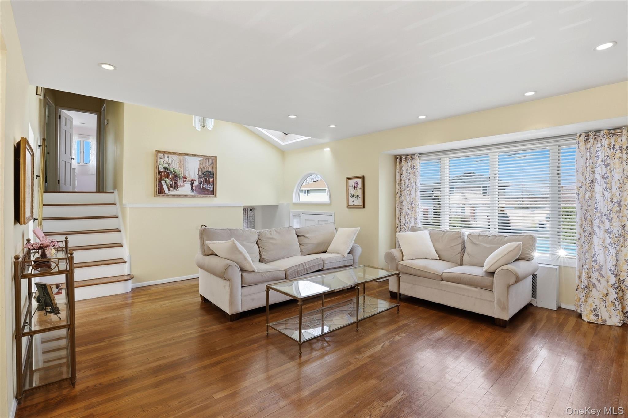 #4 photo, 15 5th Place, Syosset , NY 11791