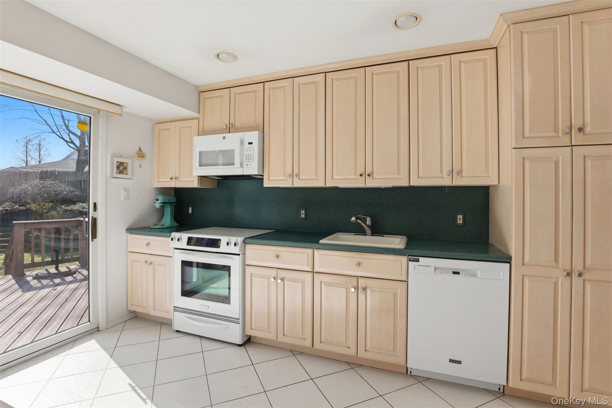 #8 photo, 15 5th Place, Syosset , NY 11791