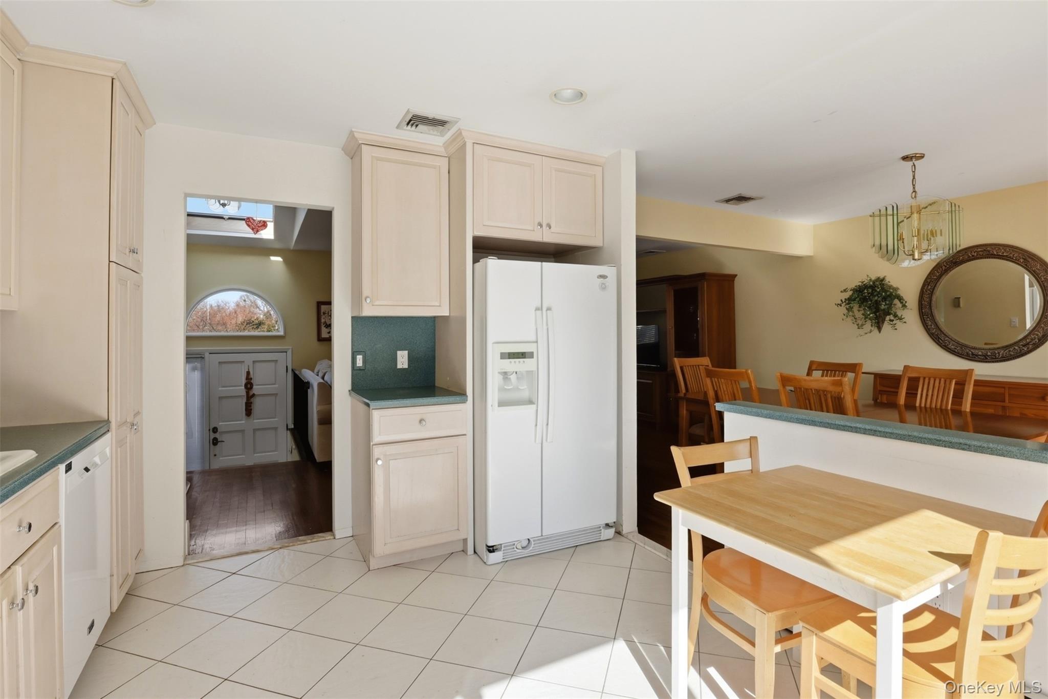 #9 photo, 15 5th Place, Syosset , NY 11791