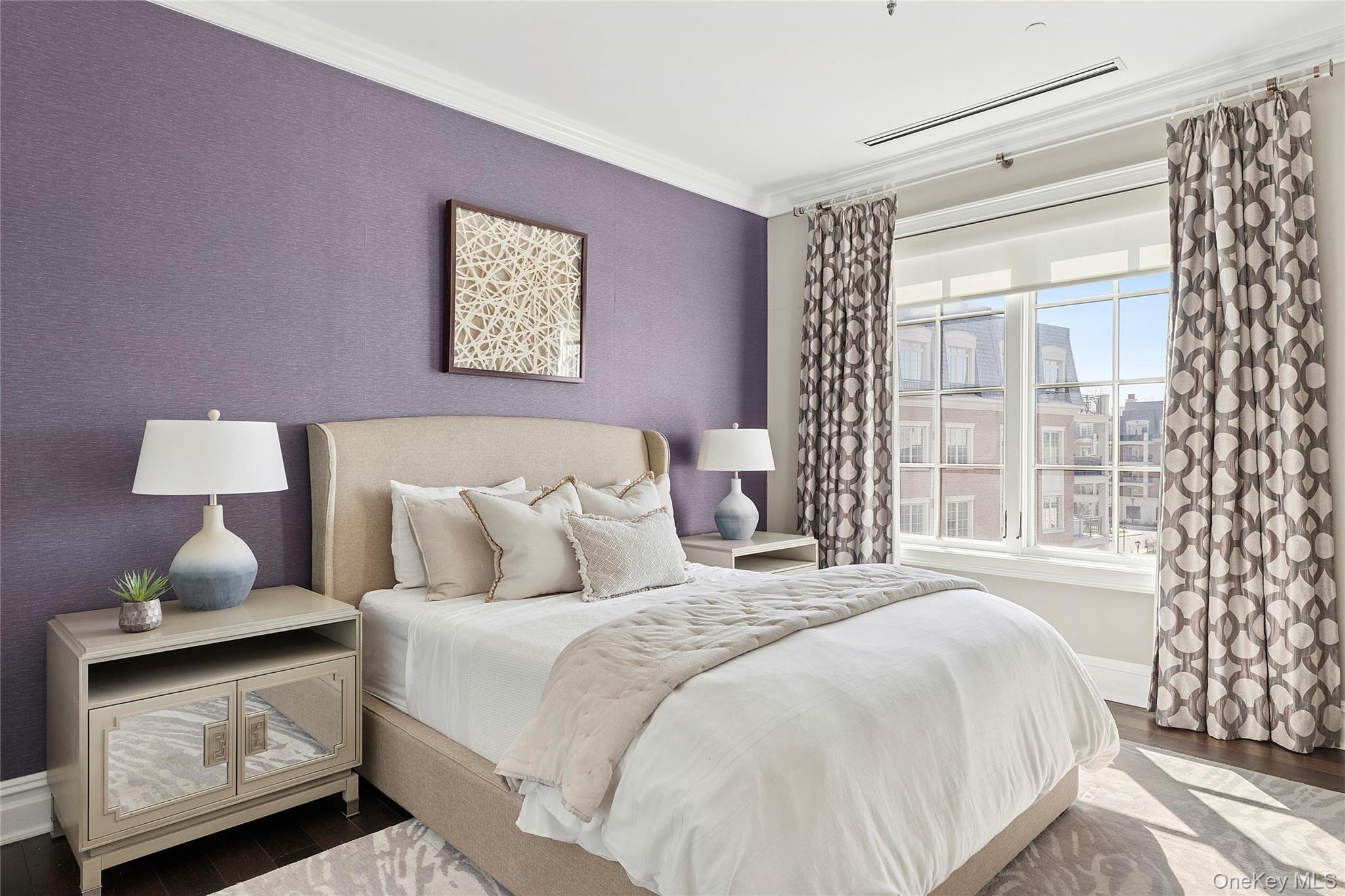 #10 photo, 1000 Royal Court, North Hills , NY 11040