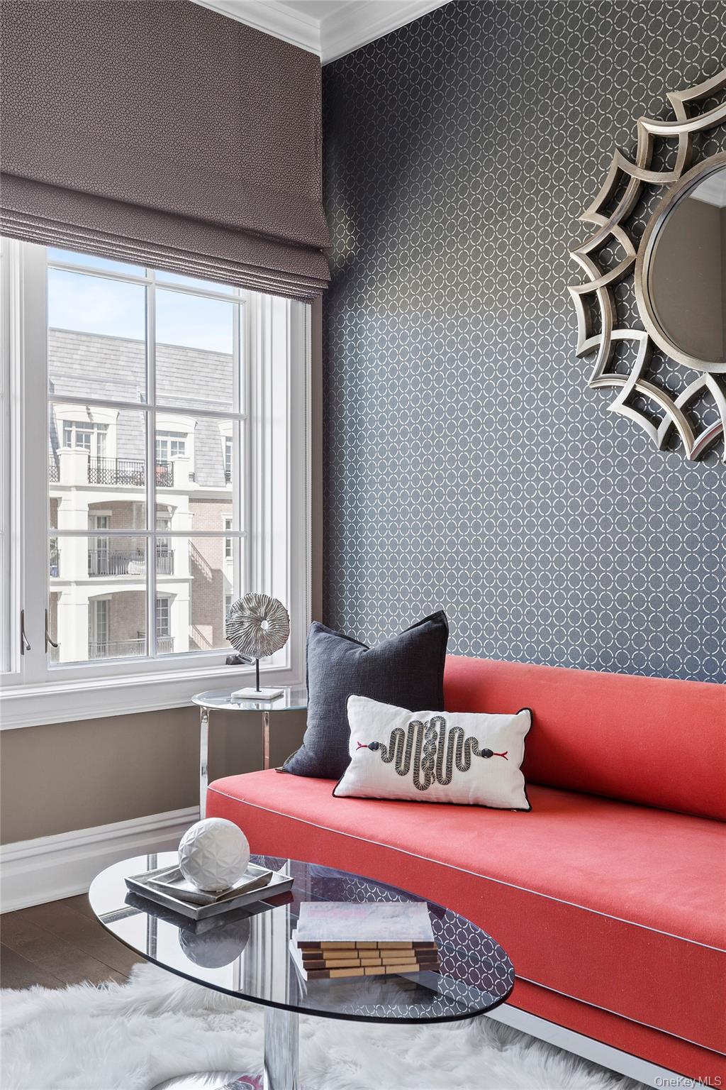 #13 photo, 1000 Royal Court, North Hills , NY 11040