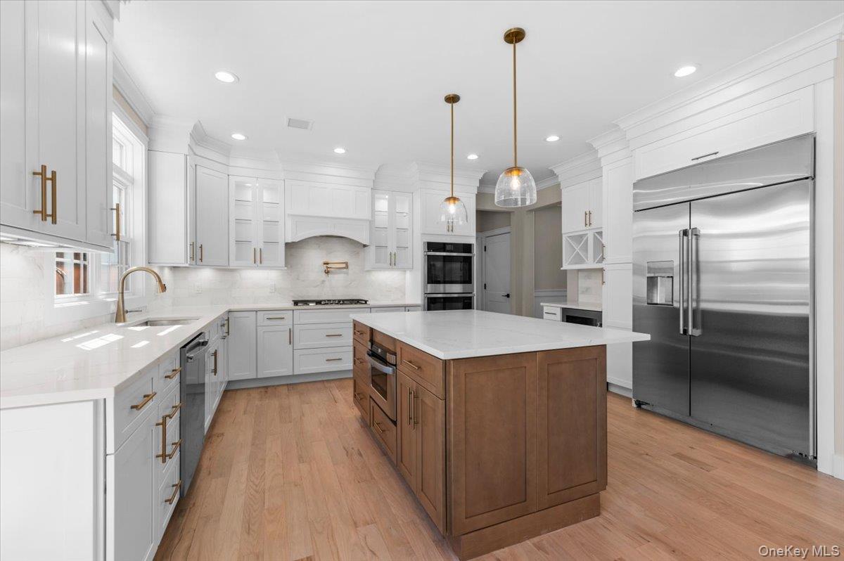 #16 photo, 32 Sherman Road, Old Bethpage , NY 11804