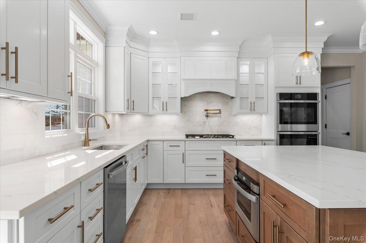 #17 photo, 32 Sherman Road, Old Bethpage , NY 11804