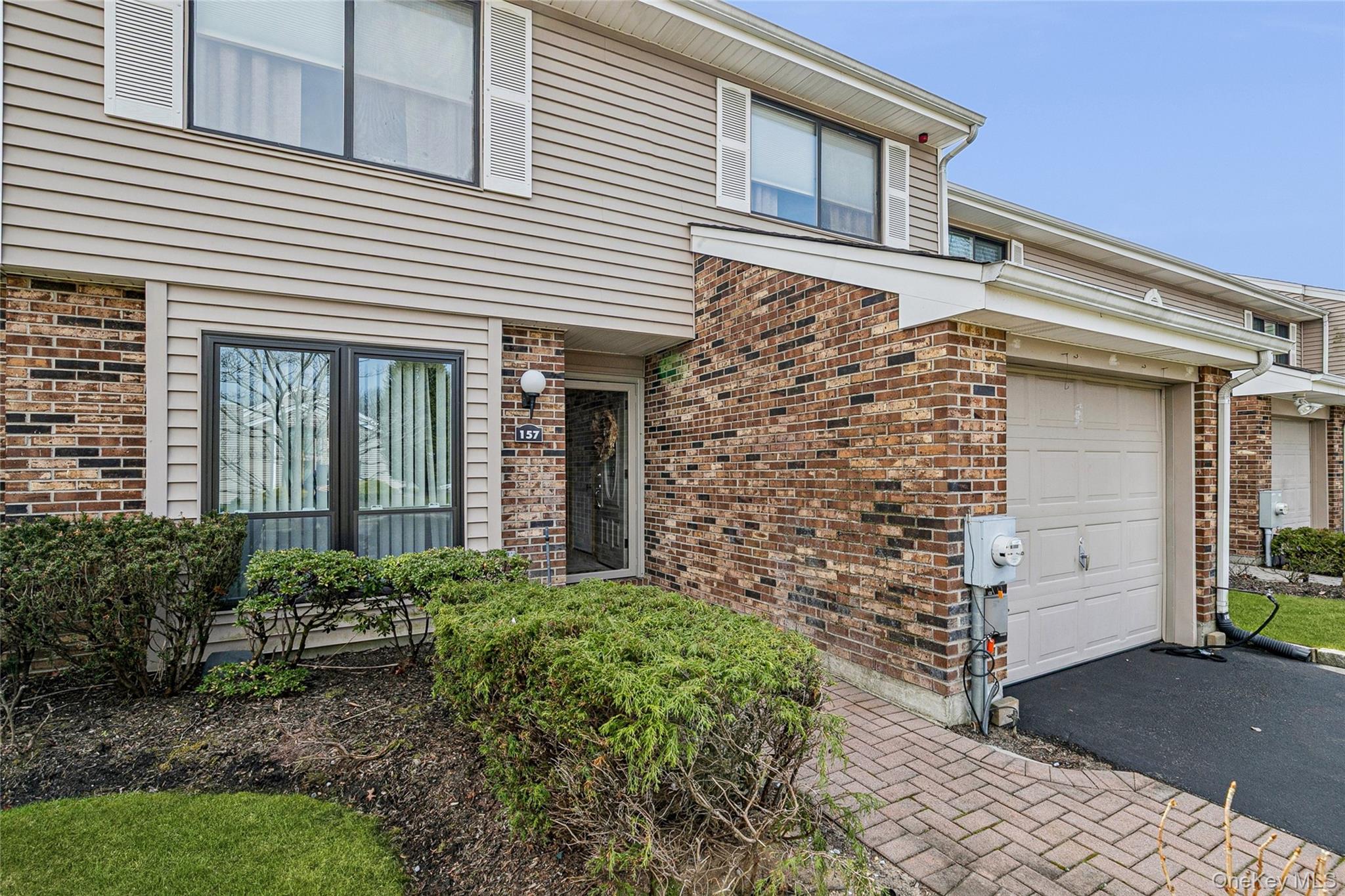 #4 photo, 157 Hidden Ponds Circle, Smithtown , NY 11787