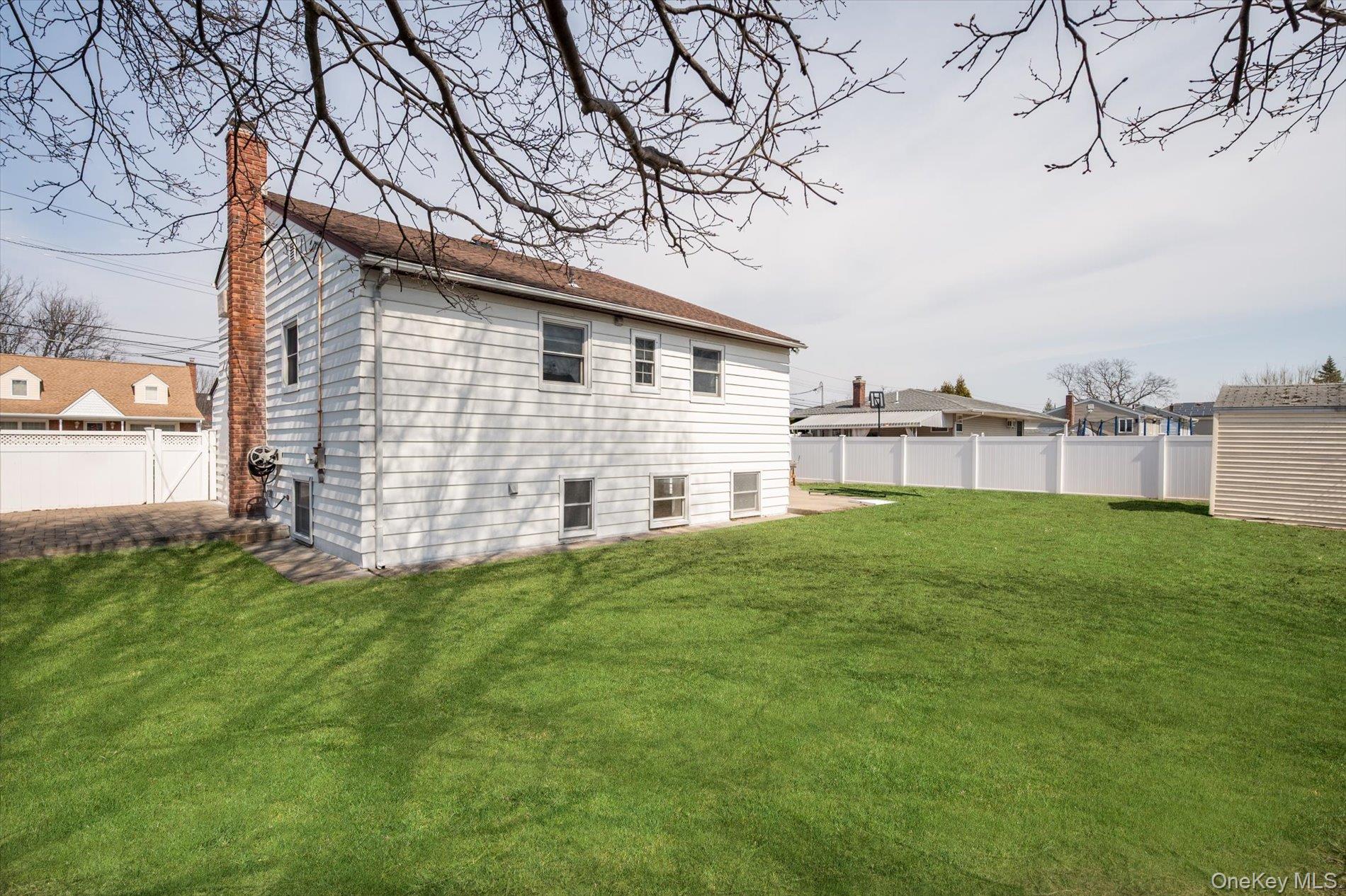 #17 photo, 230 Yoakum Avenue, Farmingdale , NY 11735