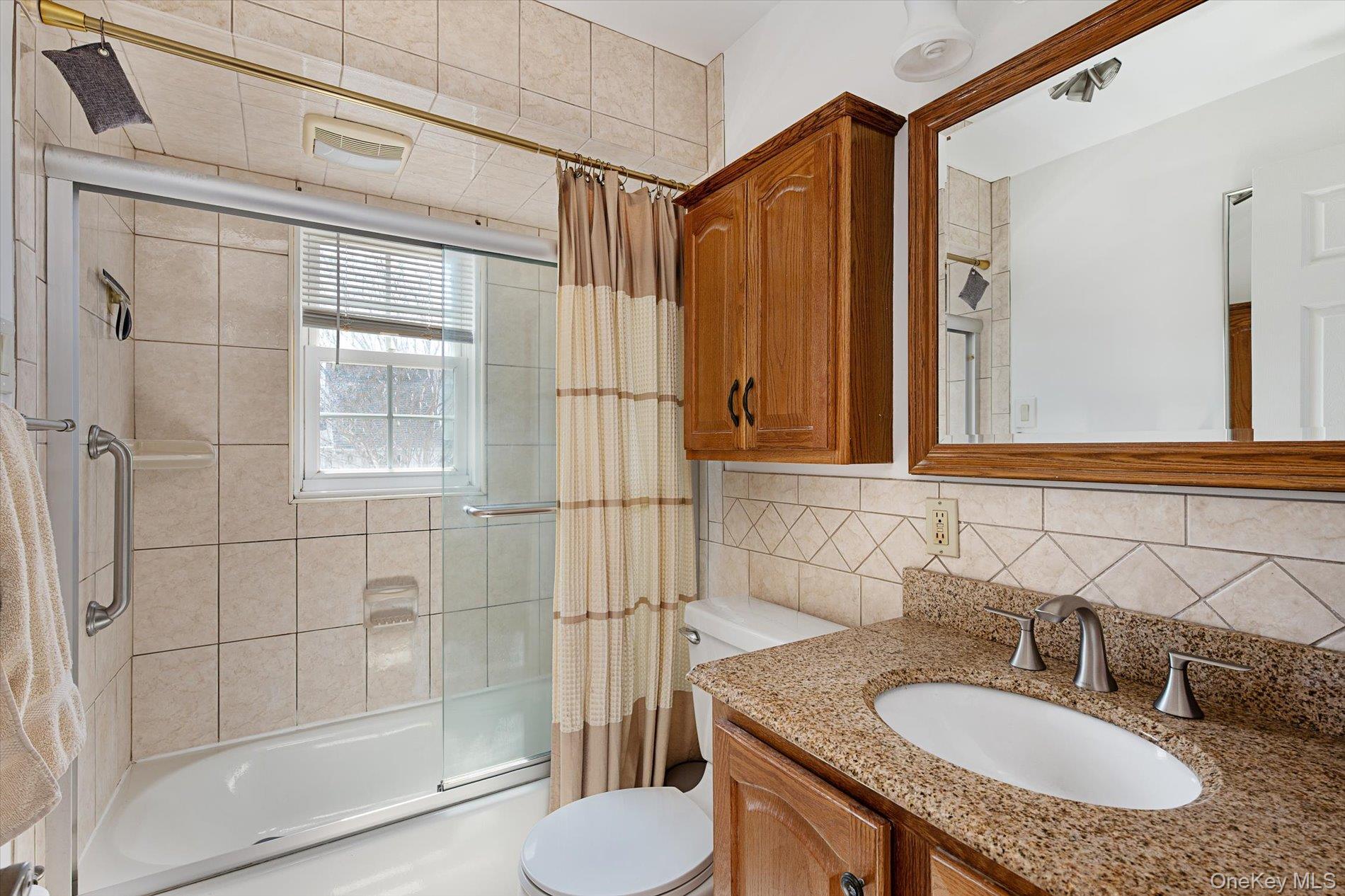 #8 photo, 230 Yoakum Avenue, Farmingdale , NY 11735