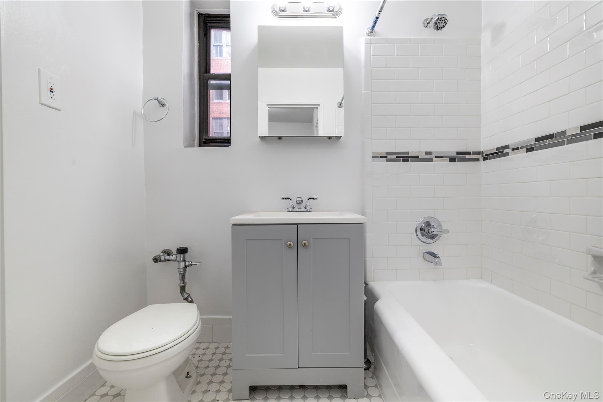 #12 photo, 10-40 Neilson Street, Far Rockaway , NY 11691