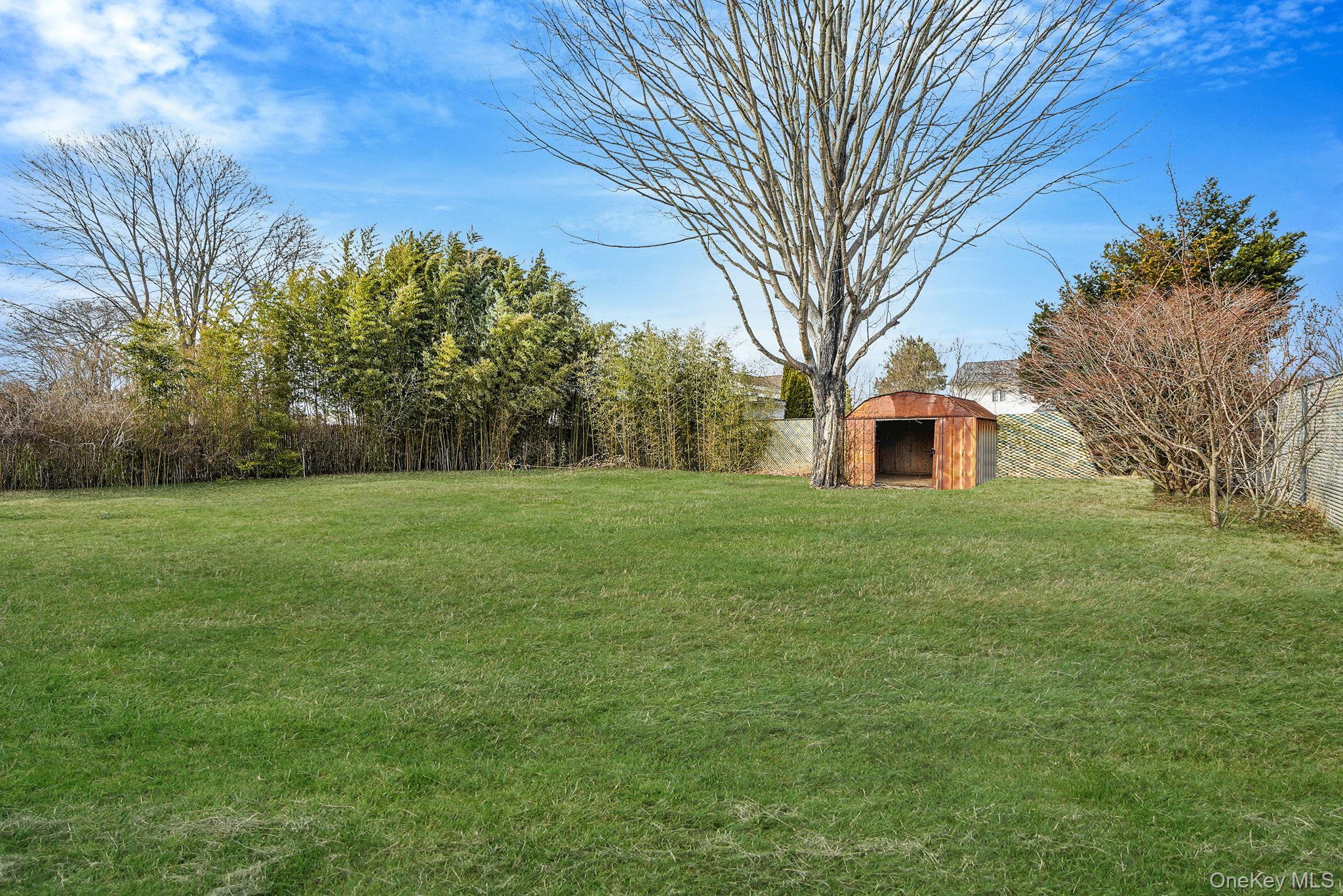 #4 photo, 35 Betsy Drive, سوفولك West Sayville , NY 11796