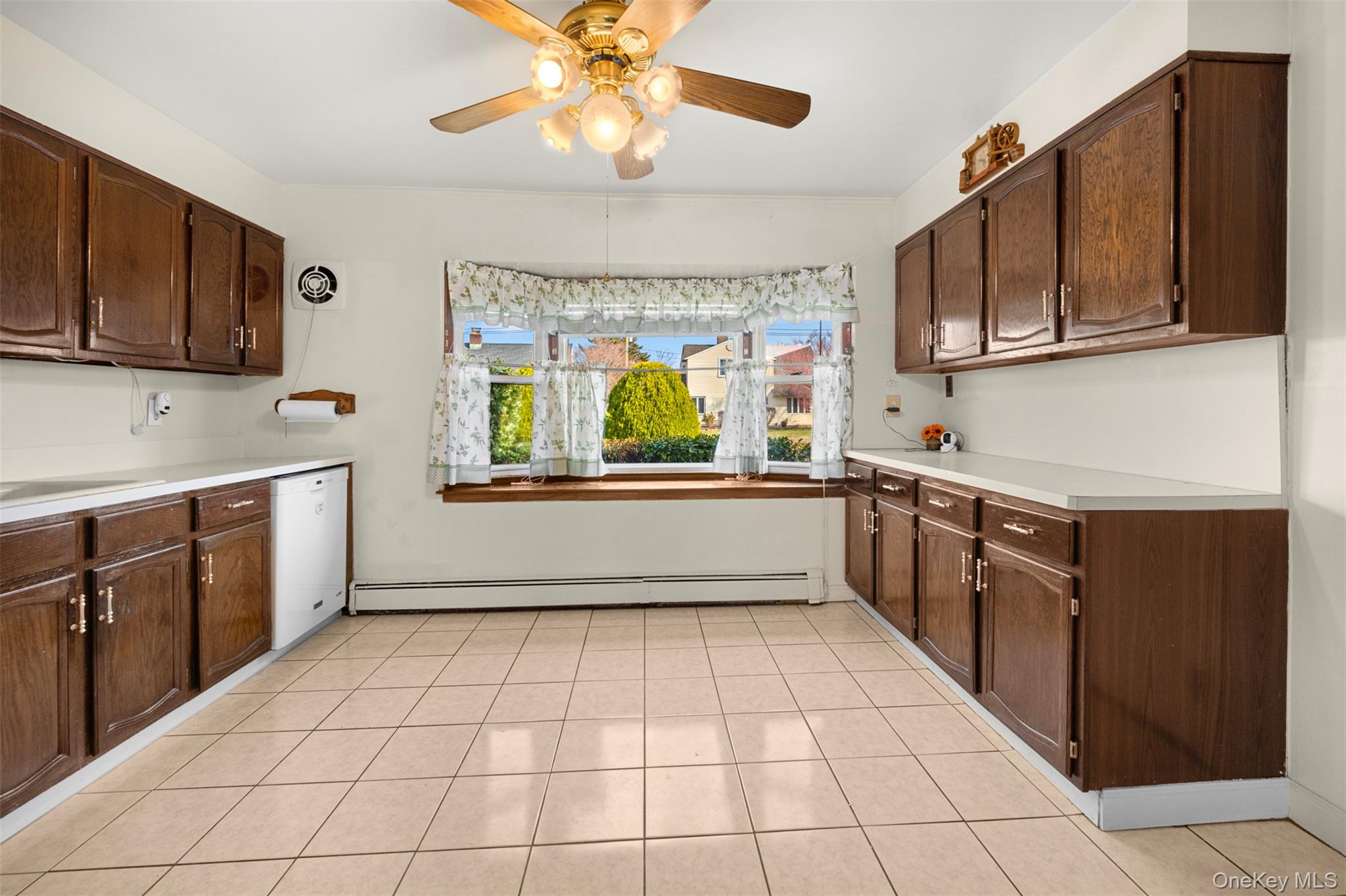 #5 photo, 60 Flamingo Road, Levittown , NY 11756