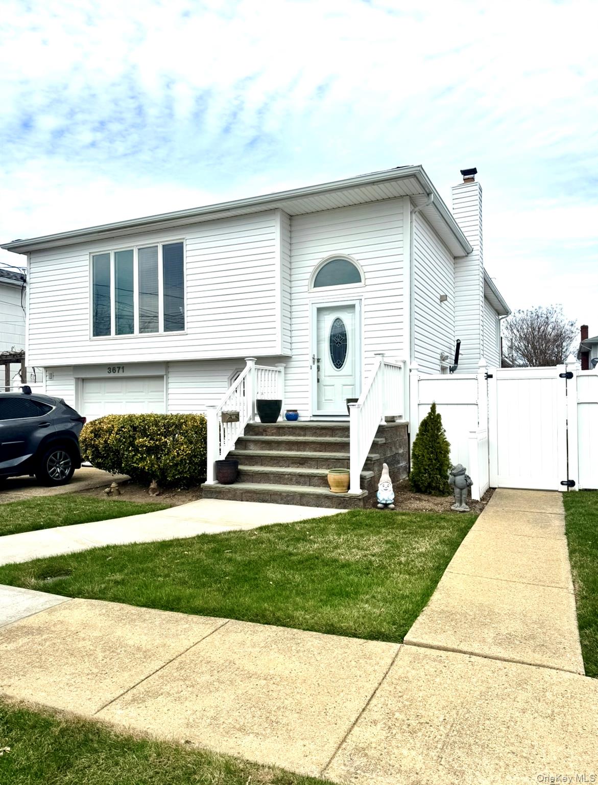 #2 photo, 3671 Bayview Street, Seaford , NY 11783