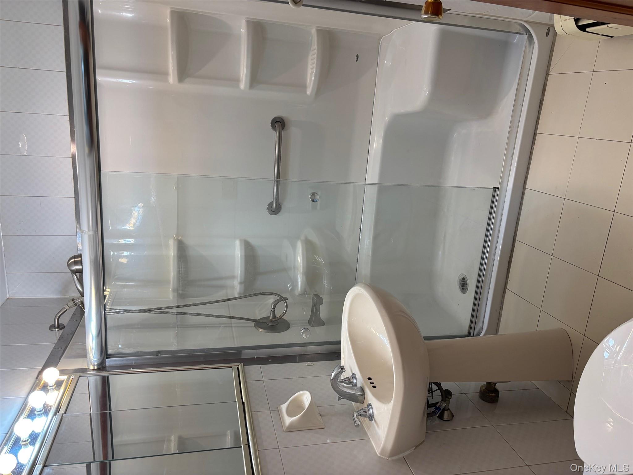 #11 photo, 202-03 56 Avenue, Bayside , NY 11364