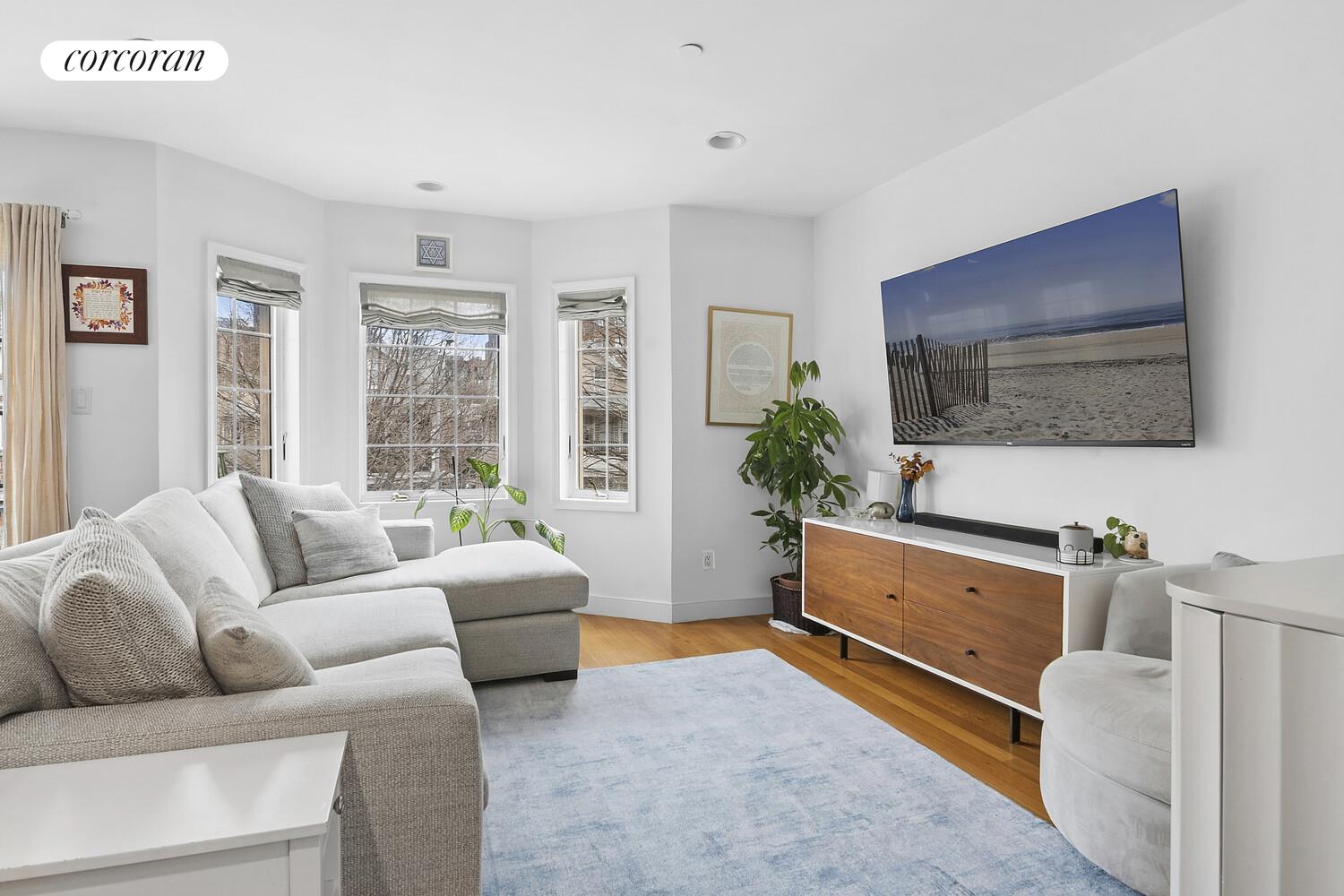 #5 photo, 734 E 5TH Street, Kensington , NY 11218