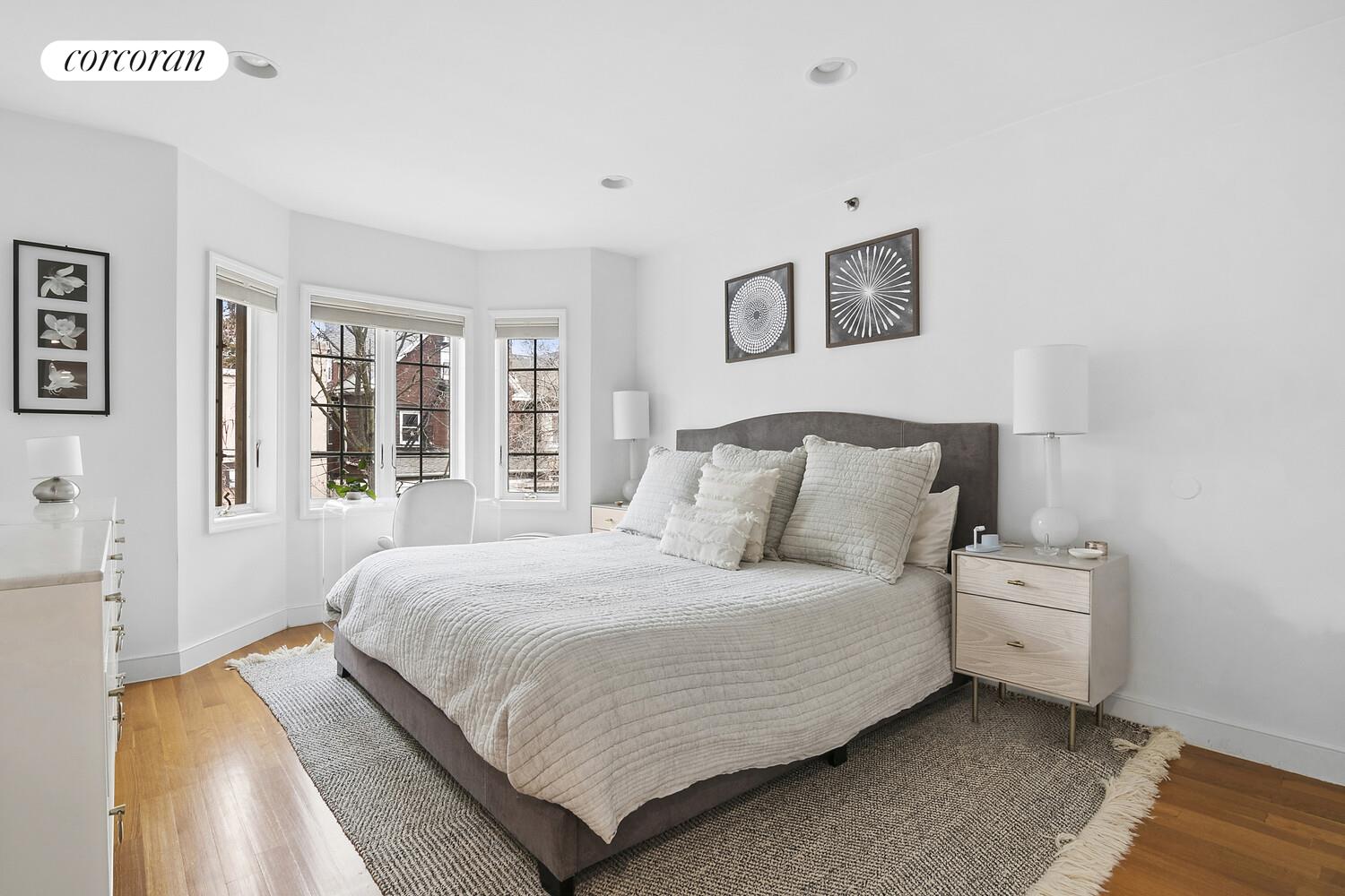 #7 photo, 734 E 5TH Street, Kensington , NY 11218