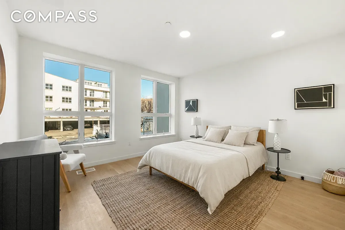 #7 photo, 3112 Emmons Avenue, Sheepshead Bay , NY 11235