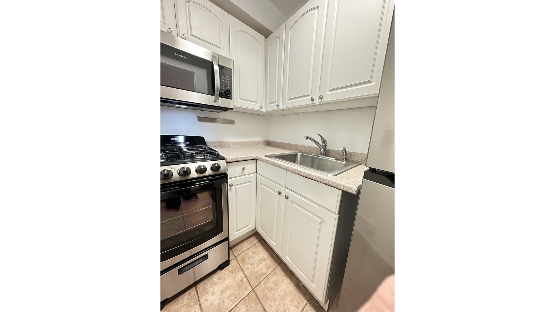 #6 photo, 335 E 51ST Street, मैनहटन Turtle Bay , NY 10022