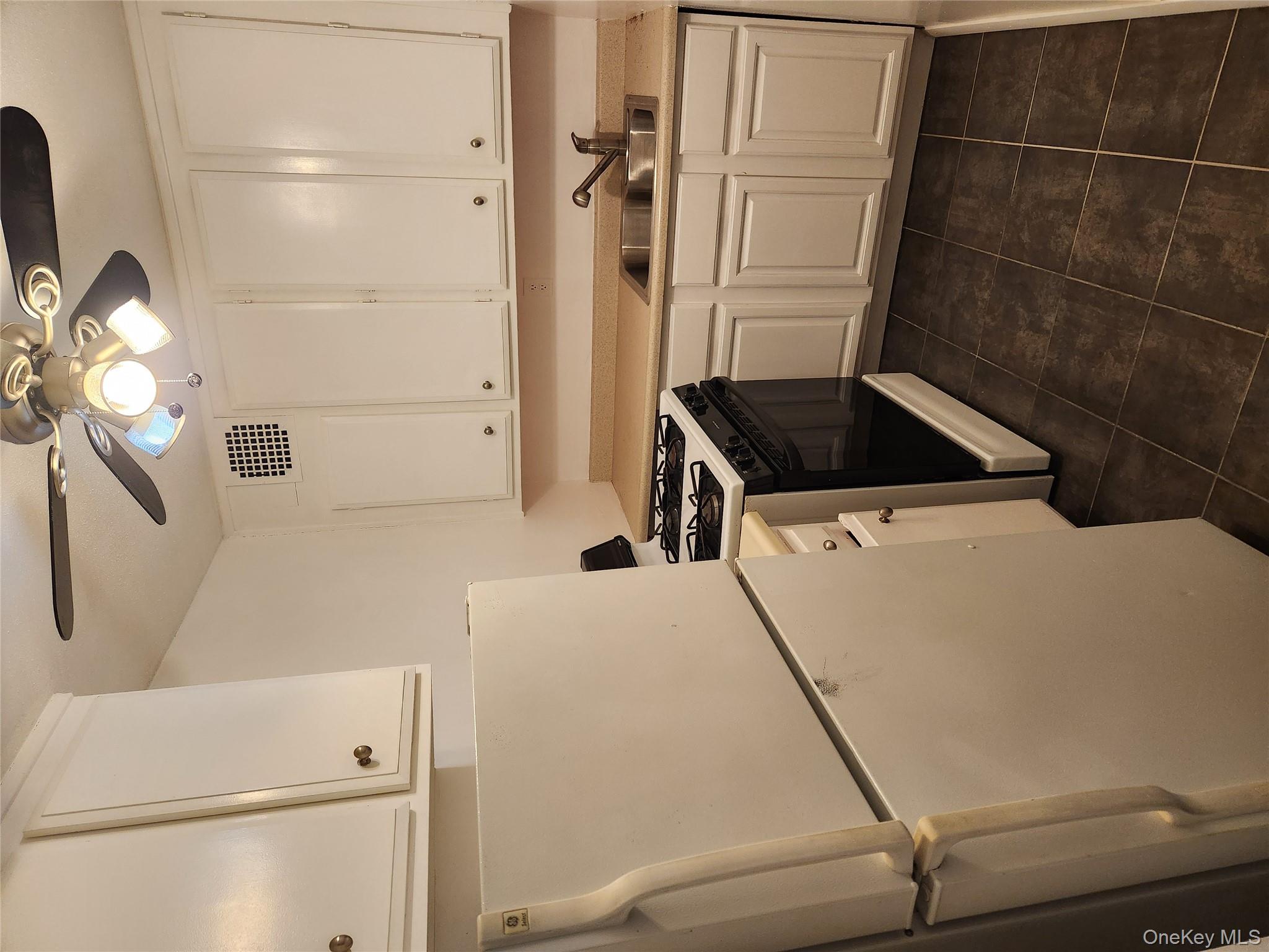 #7 photo, 155 Ferris Avenue, White Plains , NY 10601