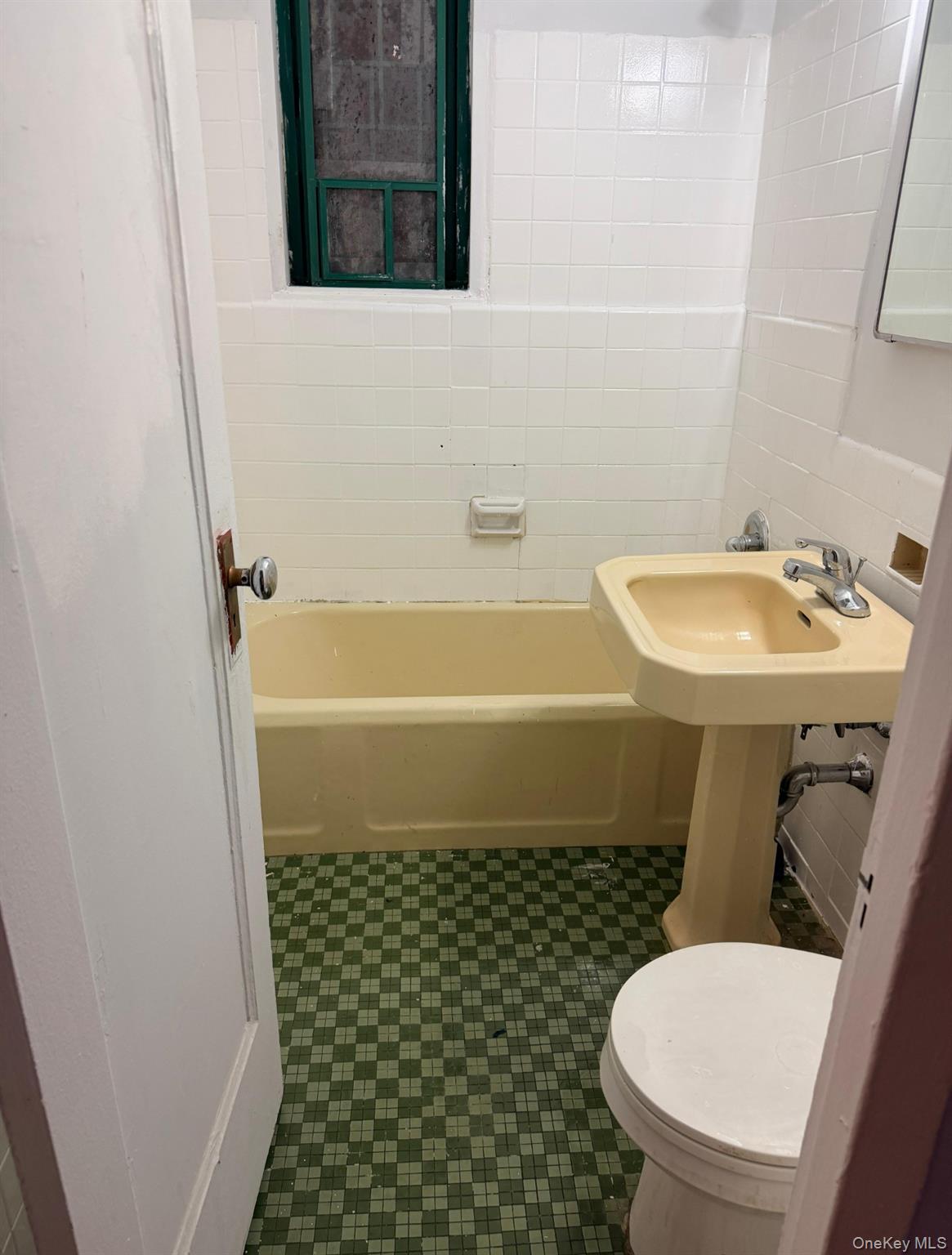 #8 photo, 1938 EAST TREMONT AVE, Bronx , NY 10462