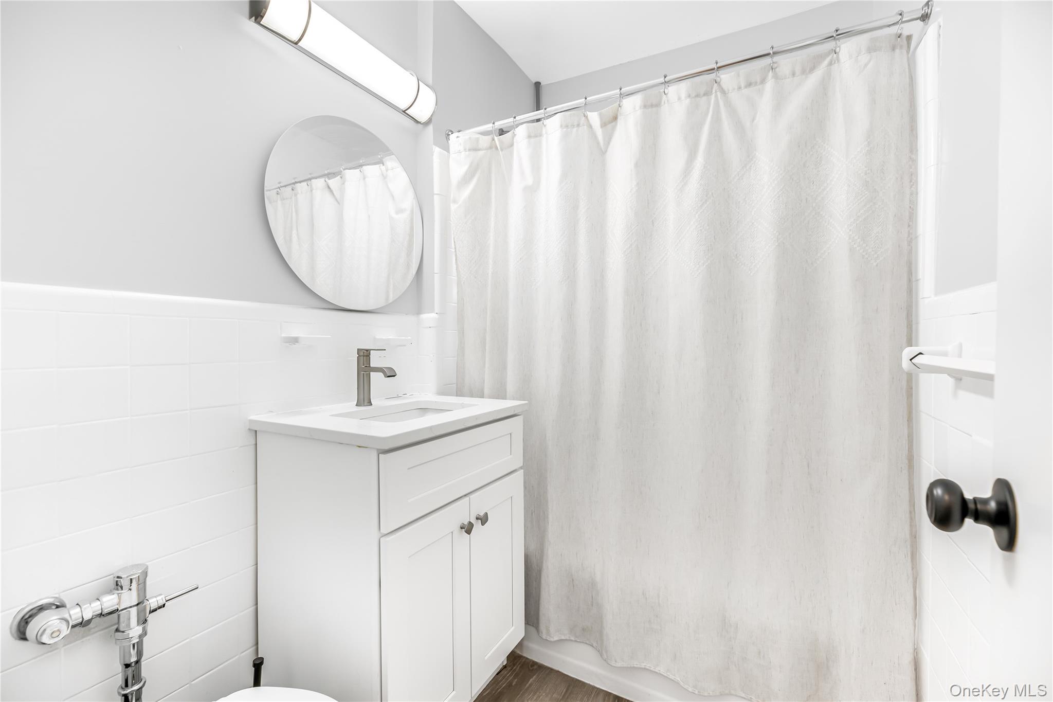 #10 photo, 525 W 235th Street, Bronx , NY 10463