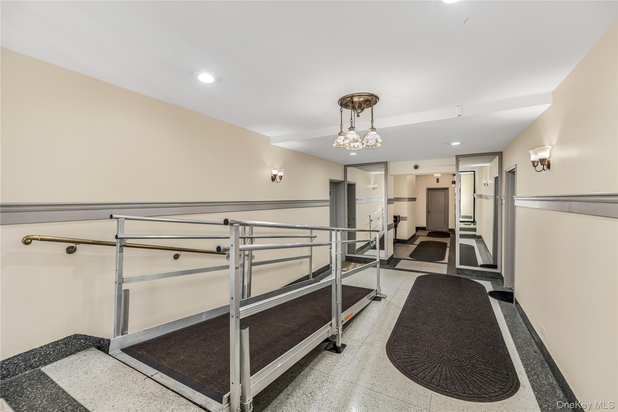 #12 photo, 525 W 235th Street, Bronx , NY 10463