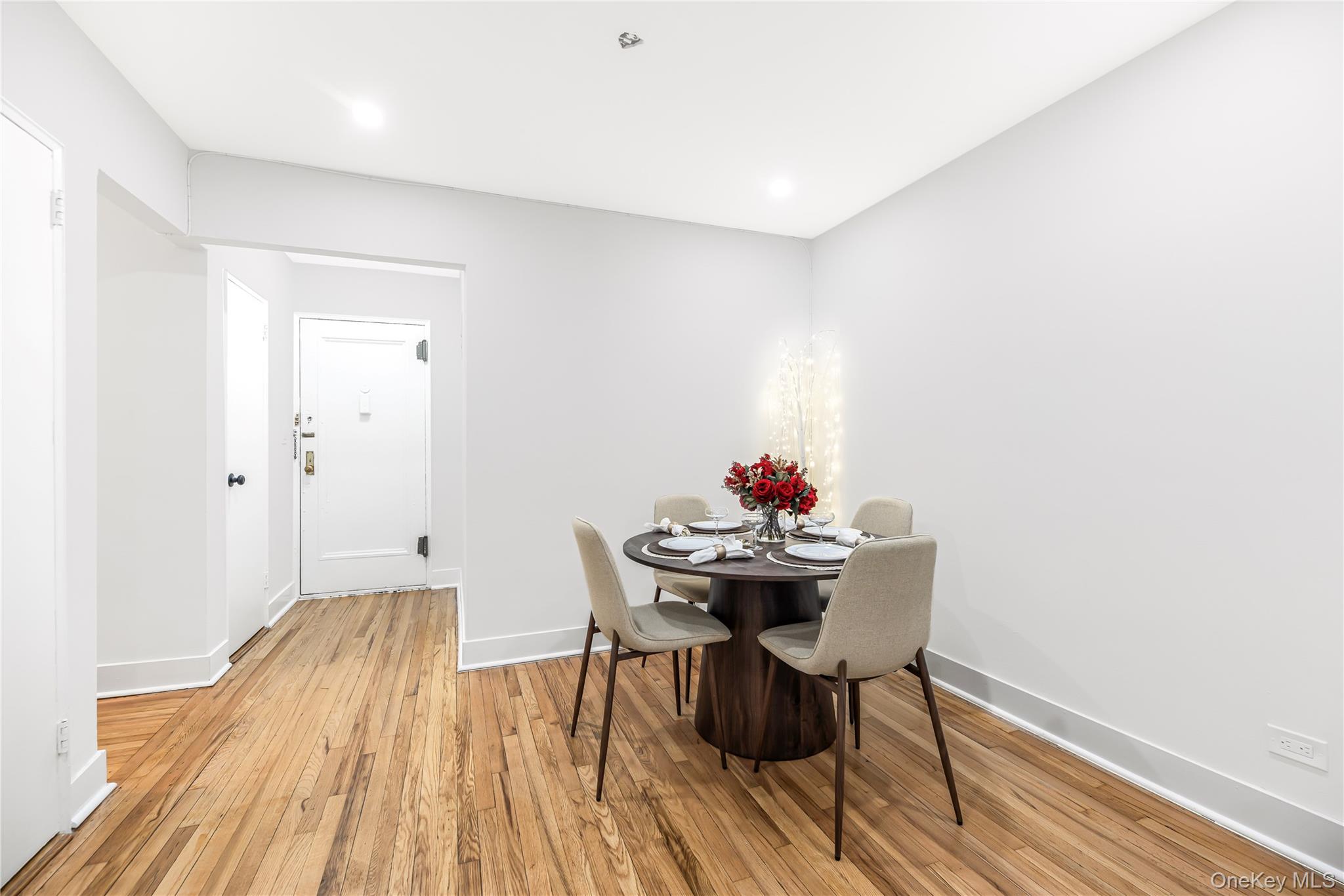 #5 photo, 525 W 235th Street, Bronx , NY 10463