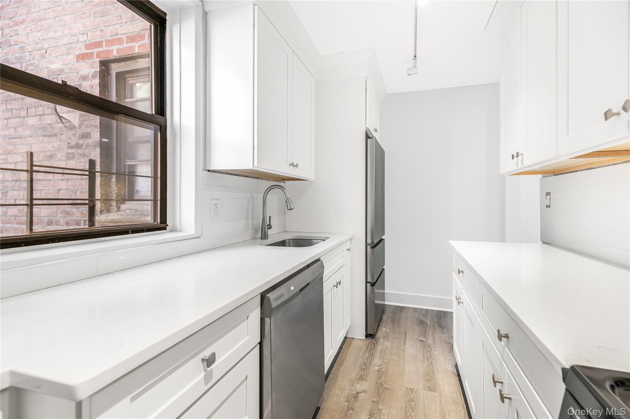 #7 photo, 525 W 235th Street, Bronx , NY 10463