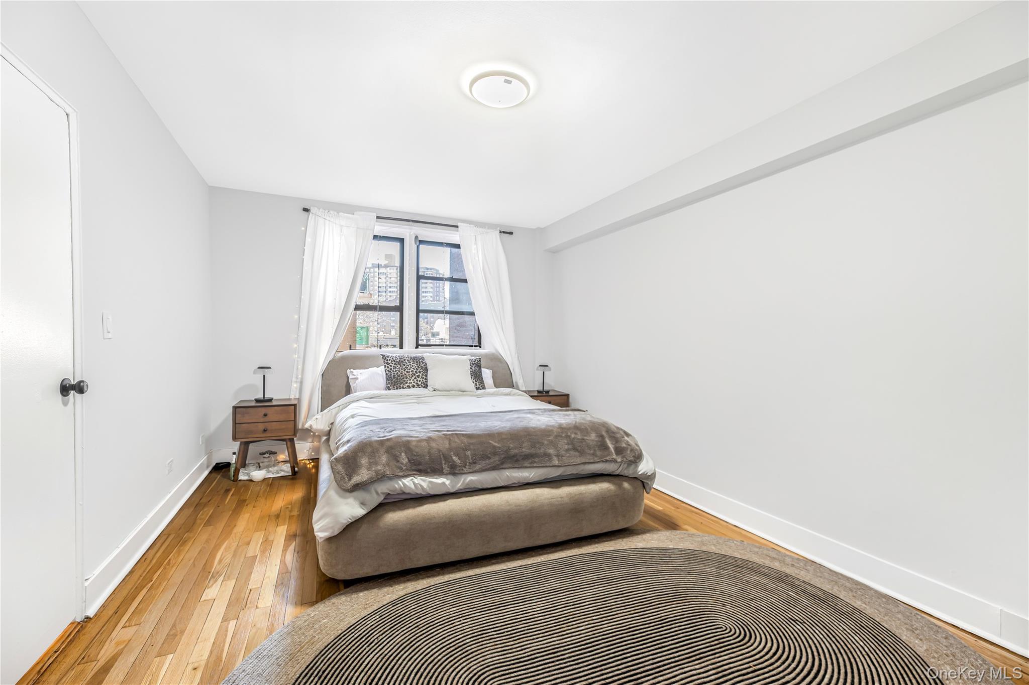 #8 photo, 525 W 235th Street, Bronx , NY 10463