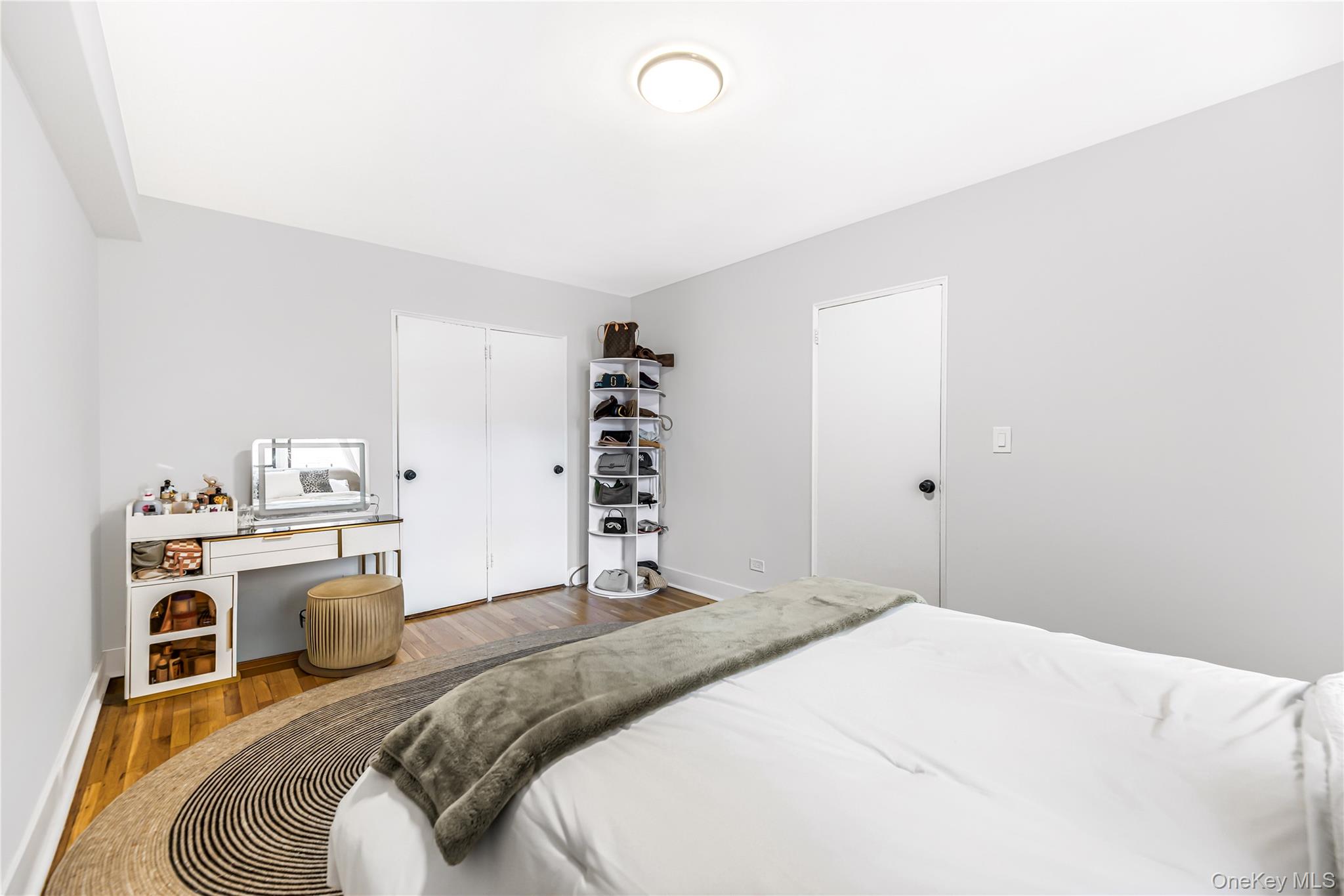 #9 photo, 525 W 235th Street, Bronx , NY 10463