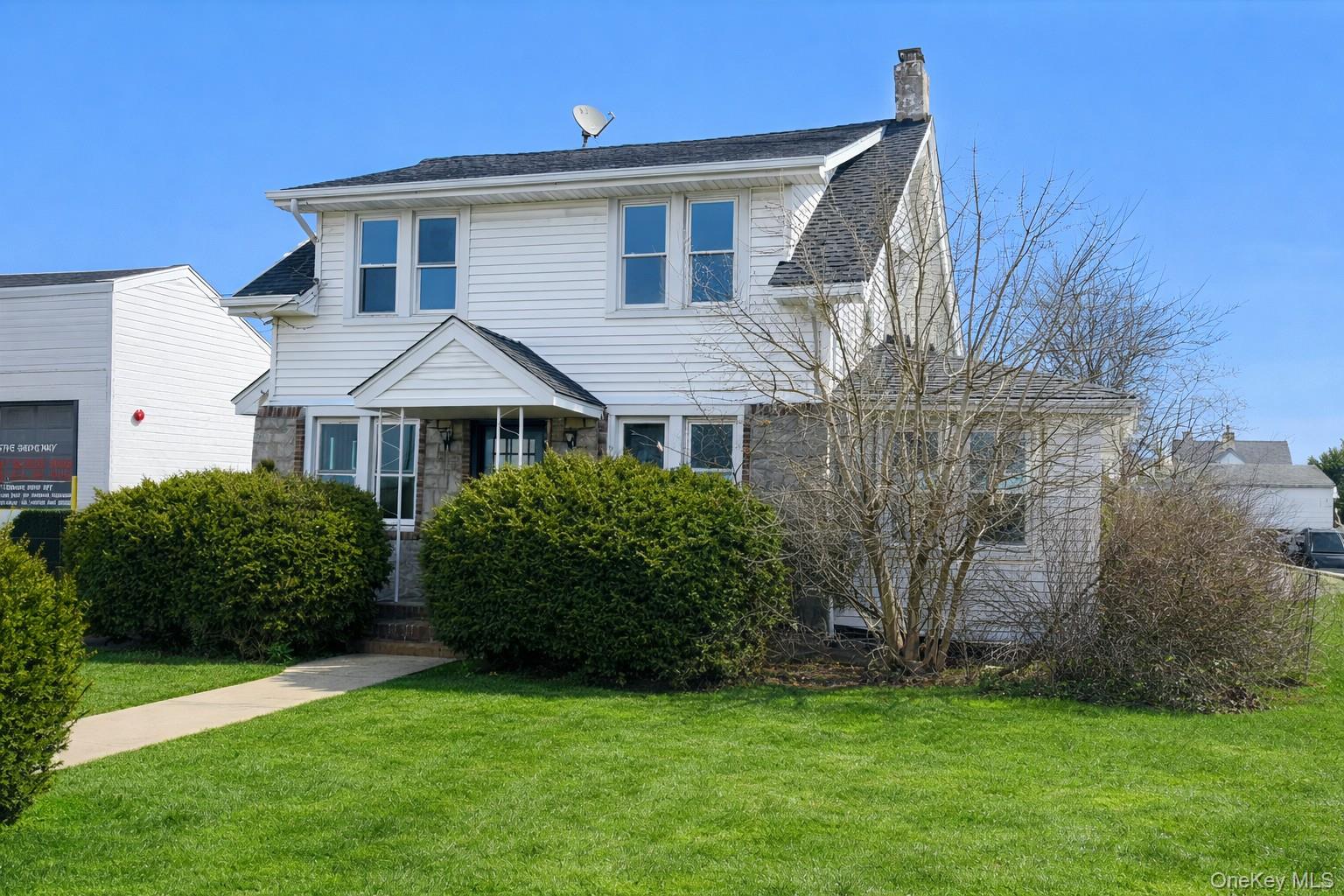 #1 photo, 31 N Lewis Place, Rockville Centre , NY 11570