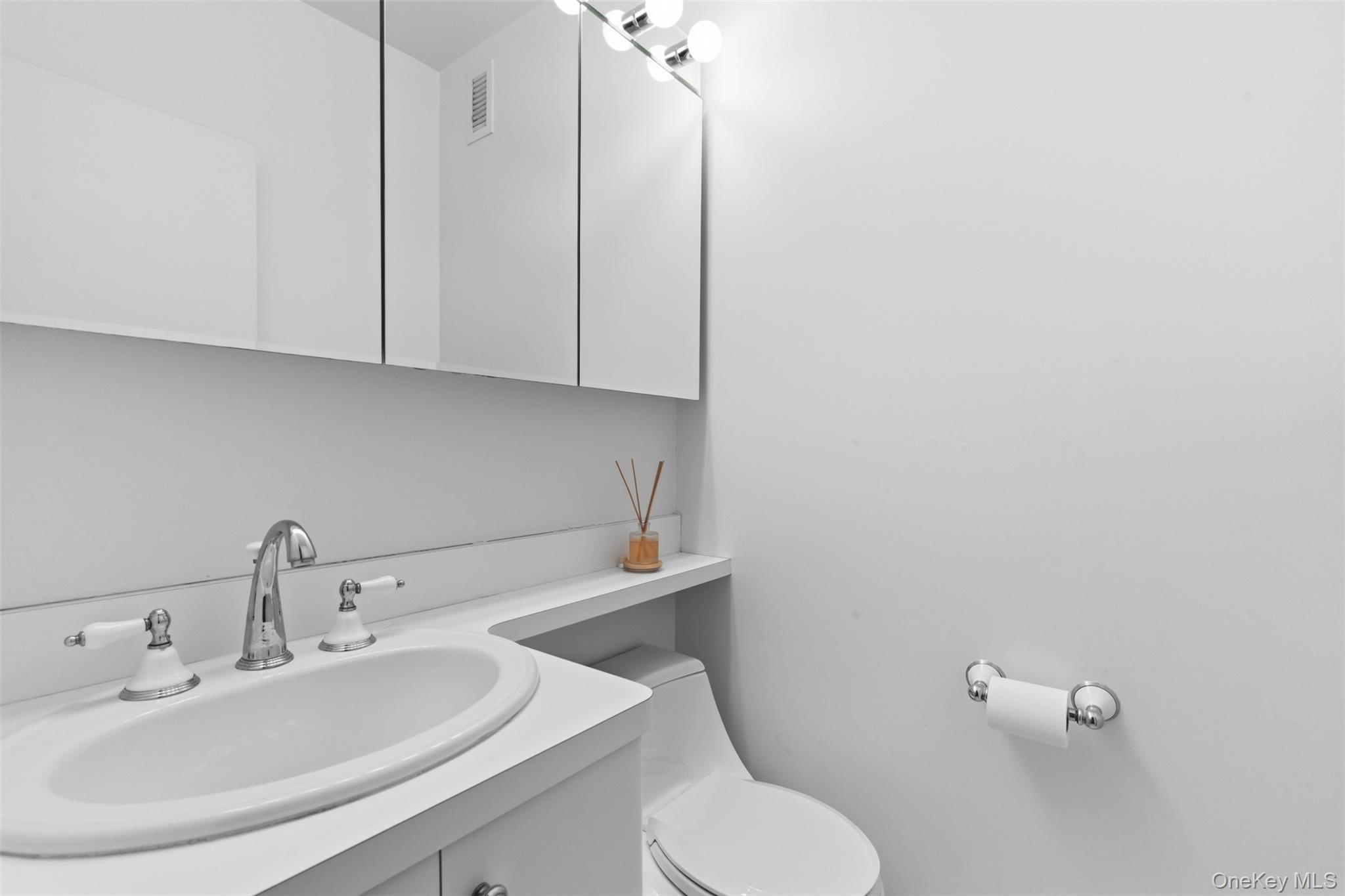 #8 photo, 27110 Grand Central Parkway, Floral Park , NY 11005