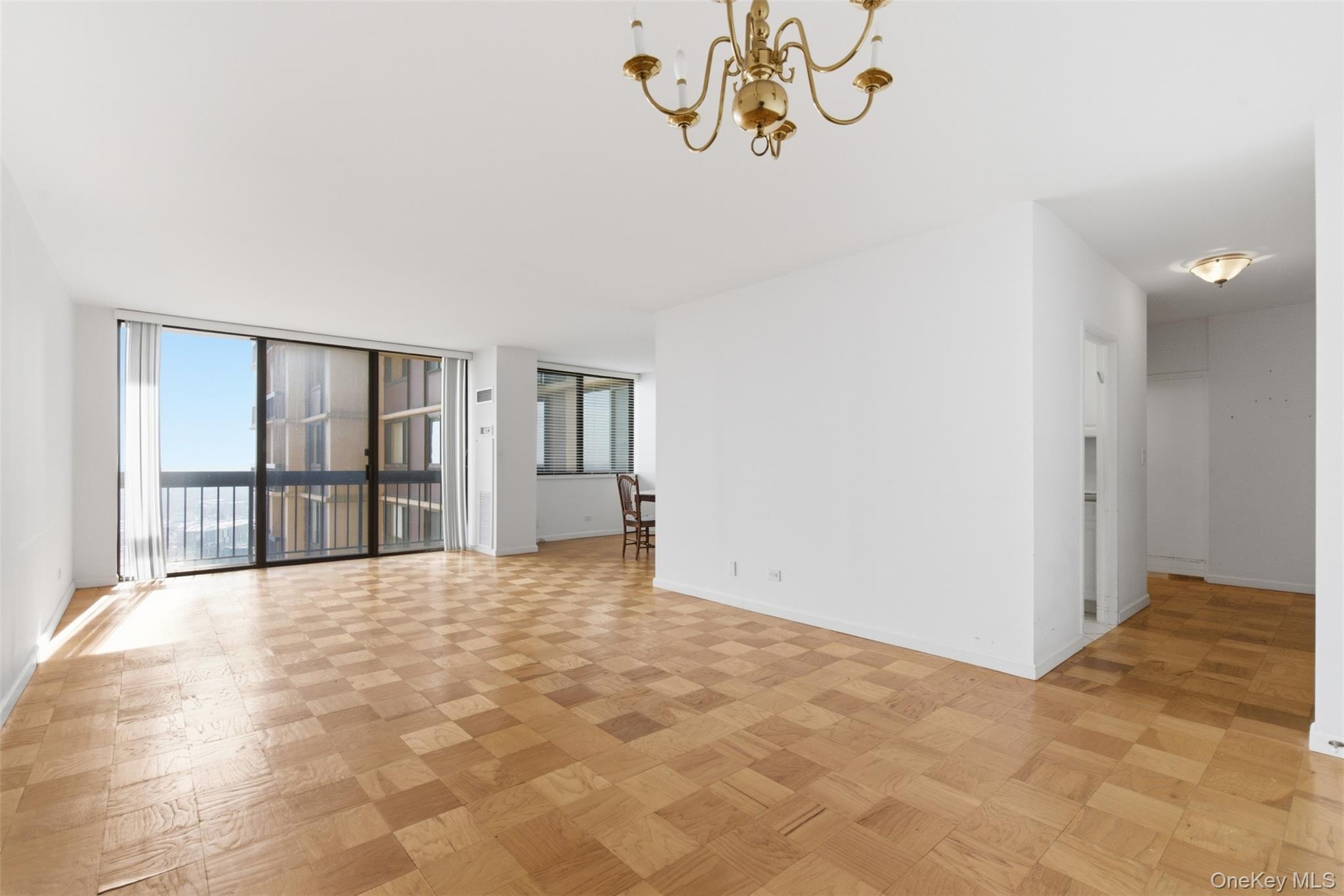 #9 photo, 27110 Grand Central Parkway, Floral Park , NY 11005