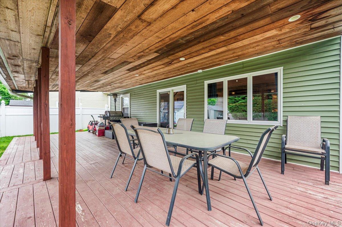 #12 photo, 5 Stonecutter Road, Levittown , NY 11756