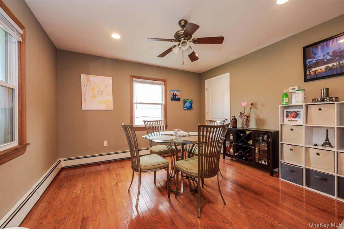 #7 photo, 5 Stonecutter Road, Levittown , NY 11756