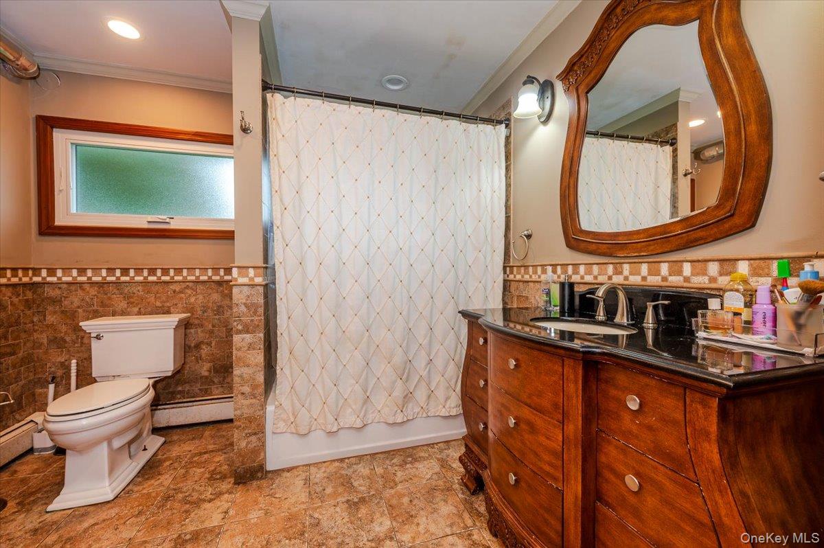 #8 photo, 5 Stonecutter Road, Levittown , NY 11756