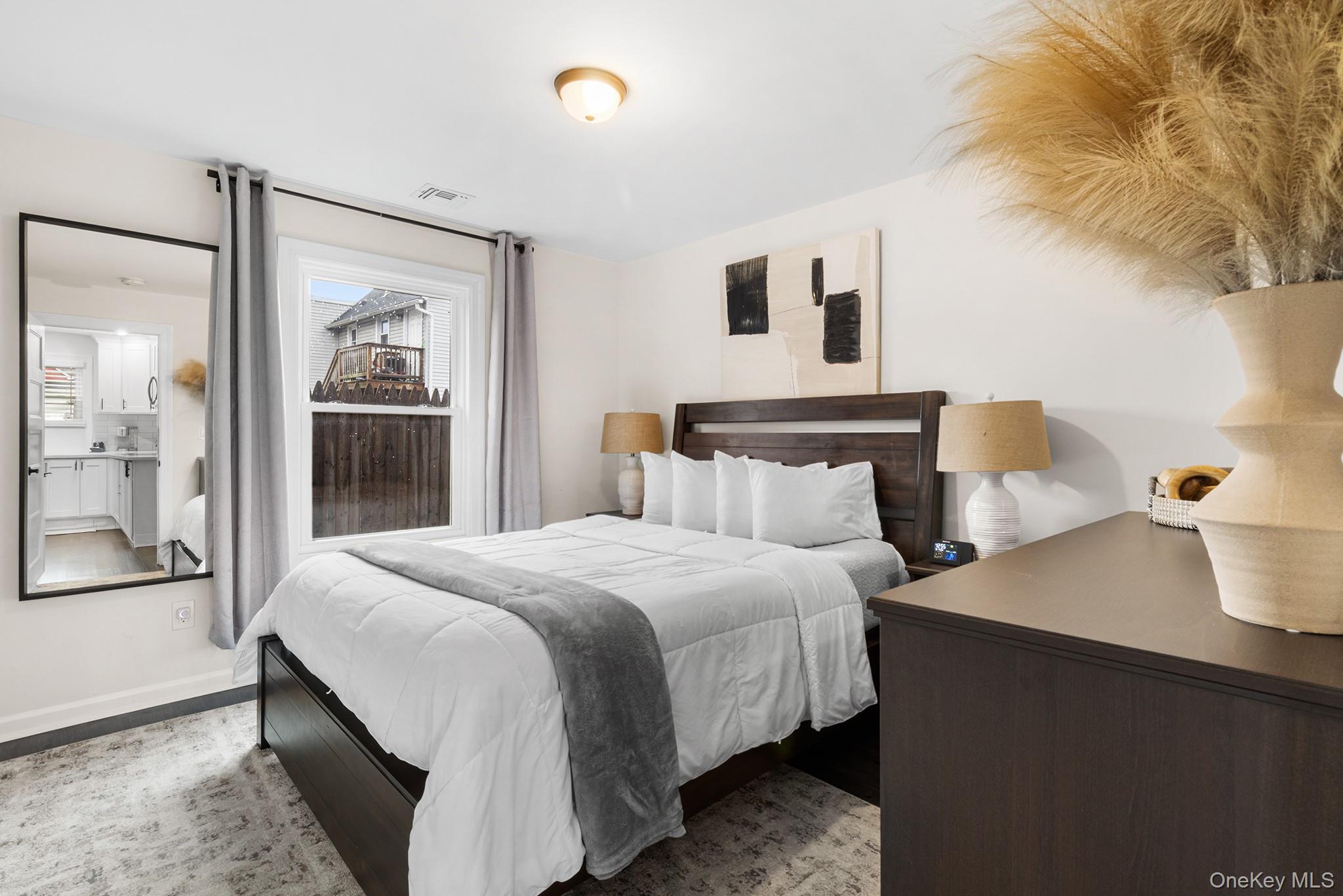 #10 photo, 14 E 5th Street, Huntington , NY 11746