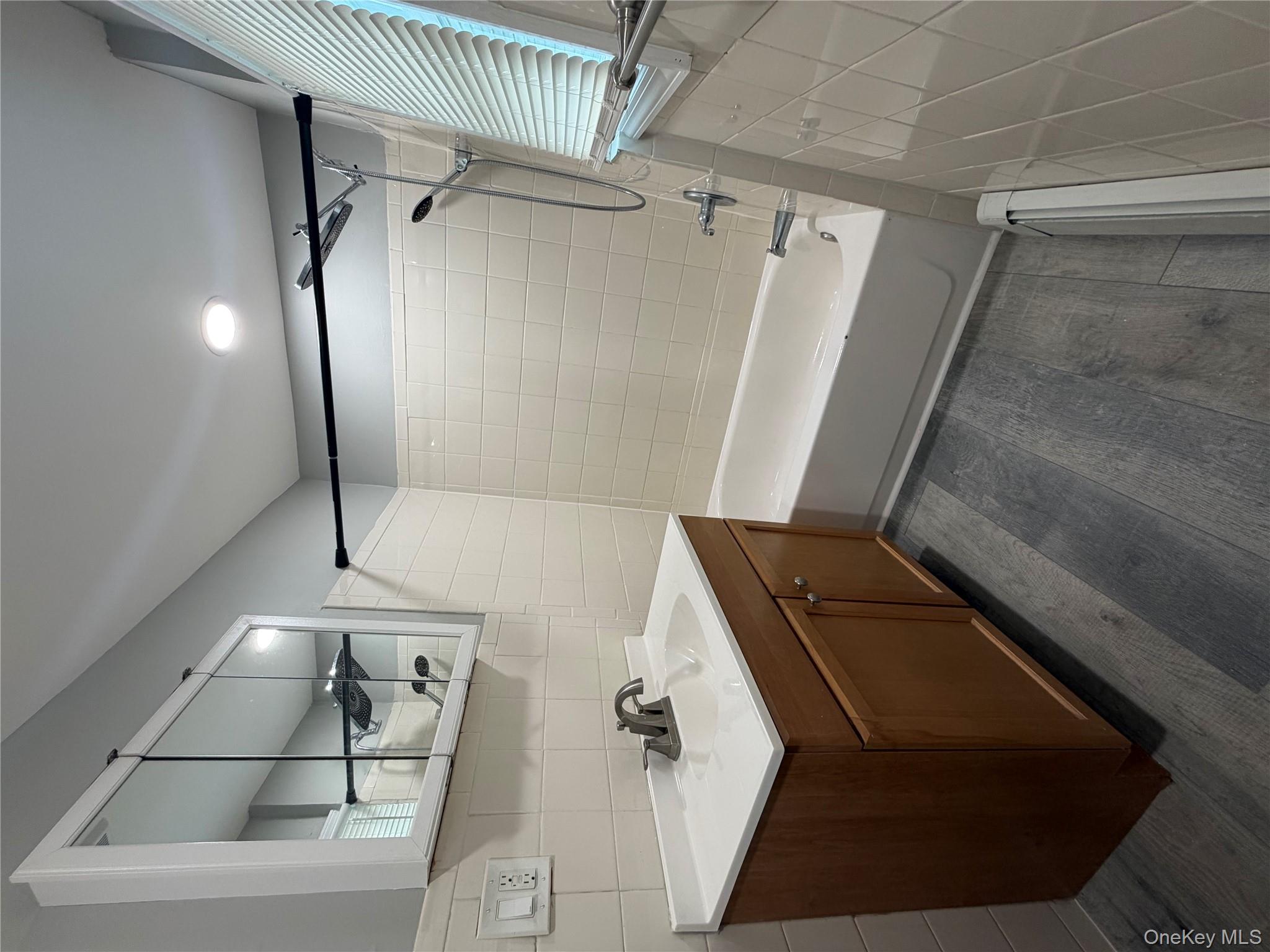 #7 photo, 49 Railroad Avenue, Amityville , NY 11701