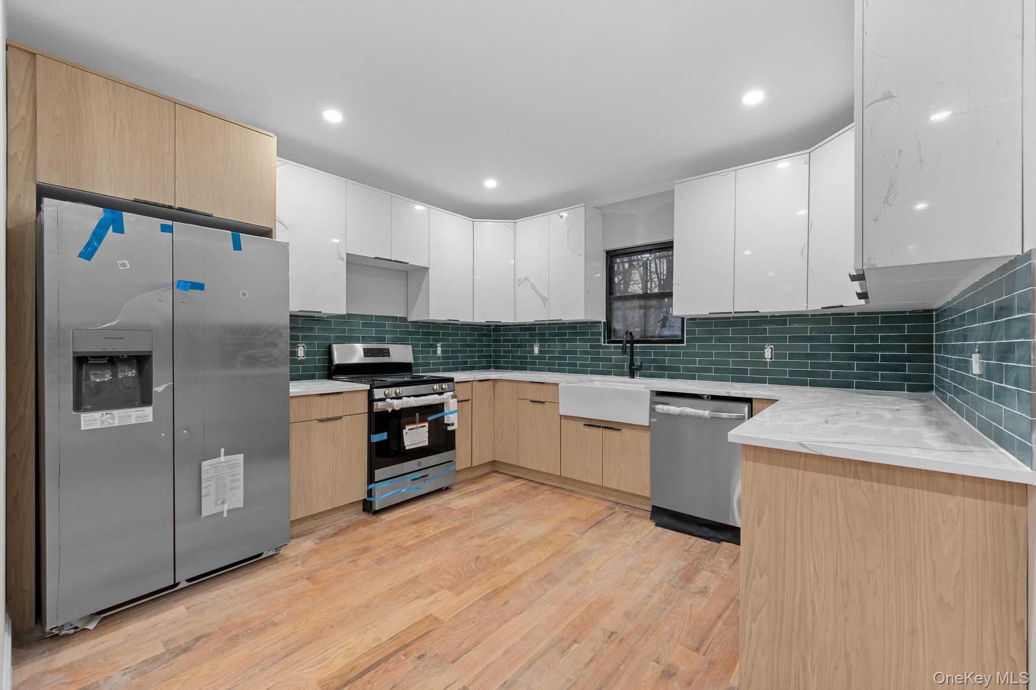 #8 photo, 138-12 233rd Street, Rosedale , NY 11422