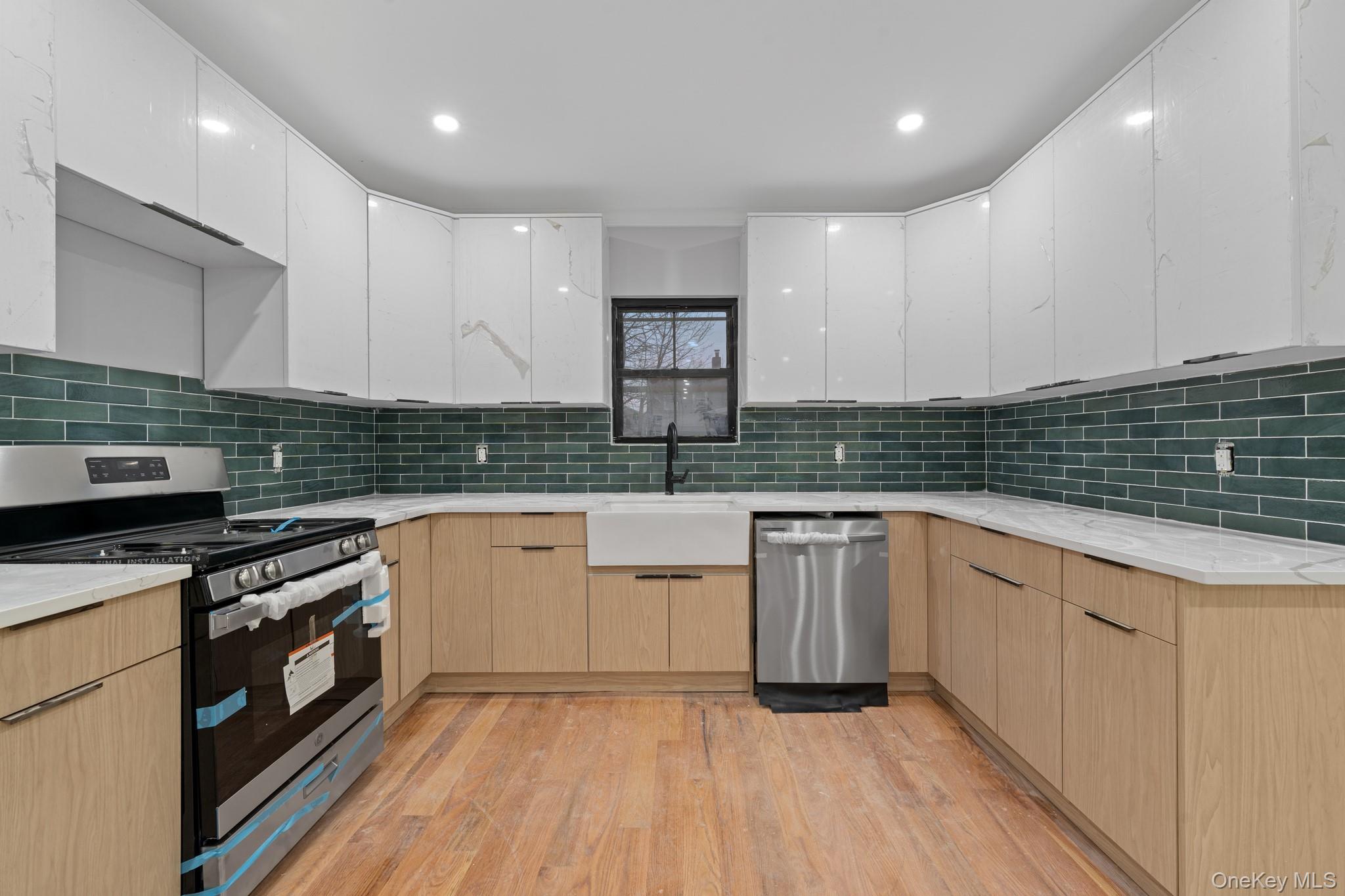 #9 photo, 138-12 233rd Street, Rosedale , NY 11422