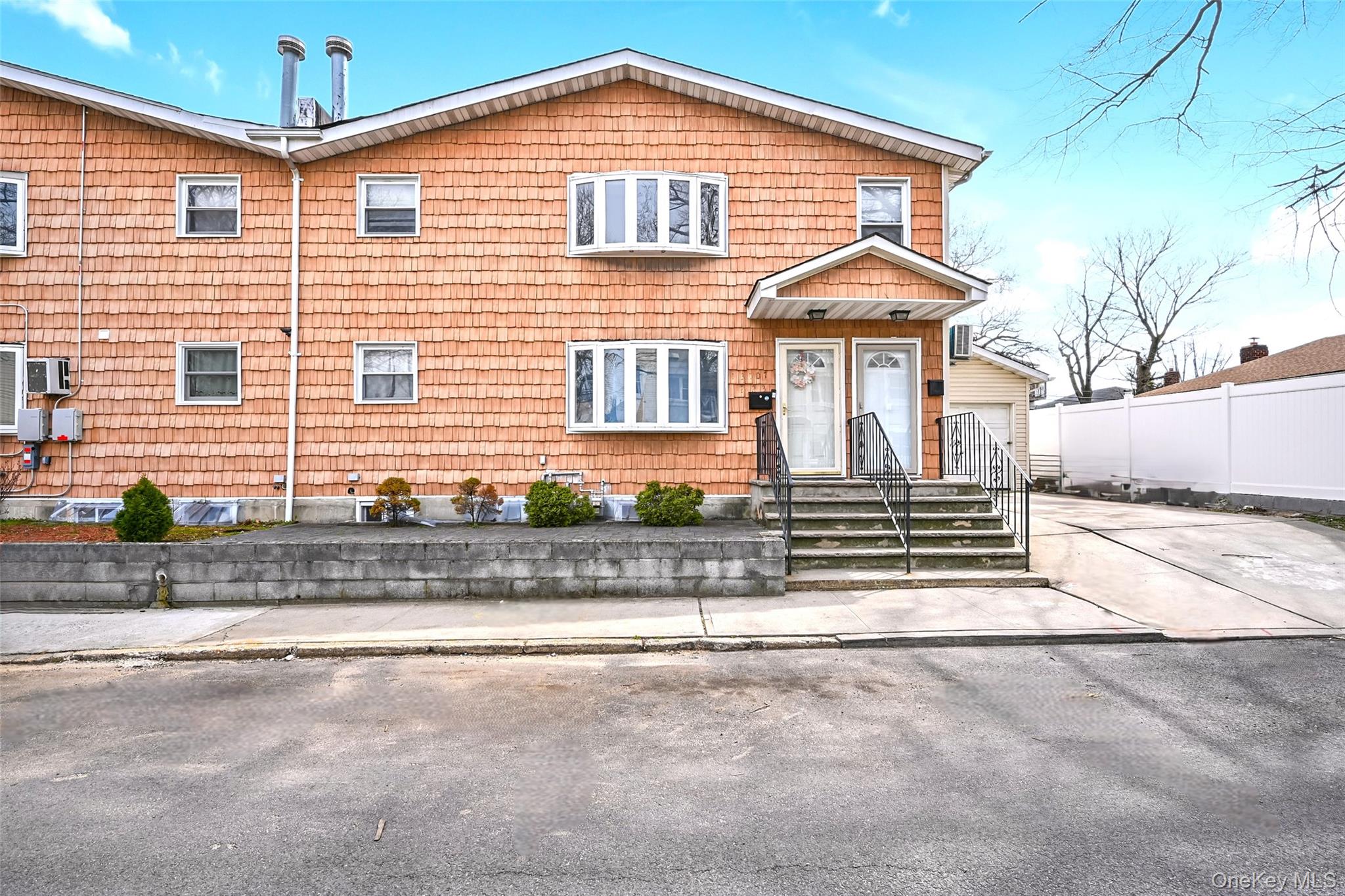 #1 photo, 135-07 223rd Street, 皇后區 Springfield Gardens , NY 11413