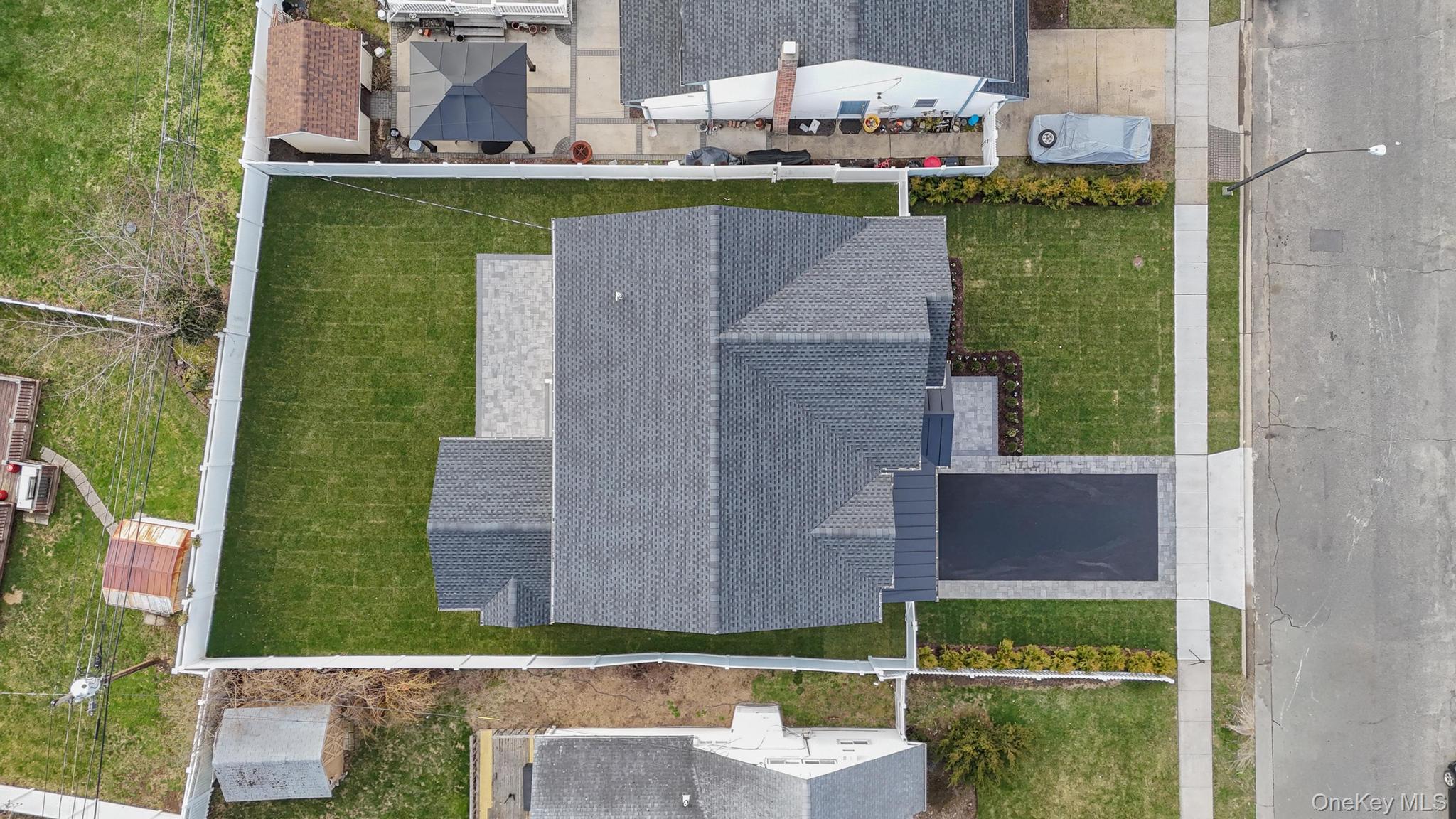 #5 photo, 27 Grape Lane, Hicksville , NY 11801