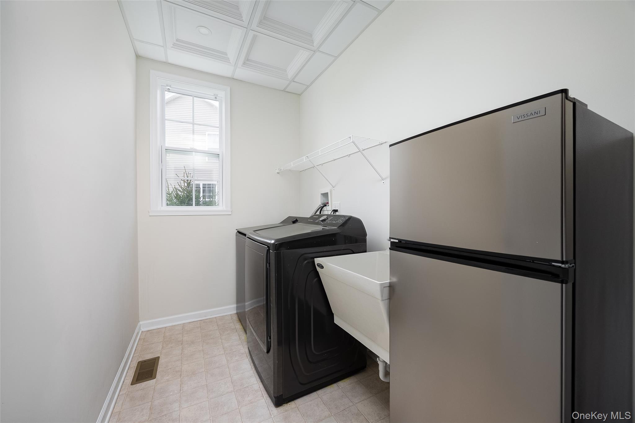 #18 photo, 27 E Van Buren Way, 紐約州 Hopewell Junction , NY 12533