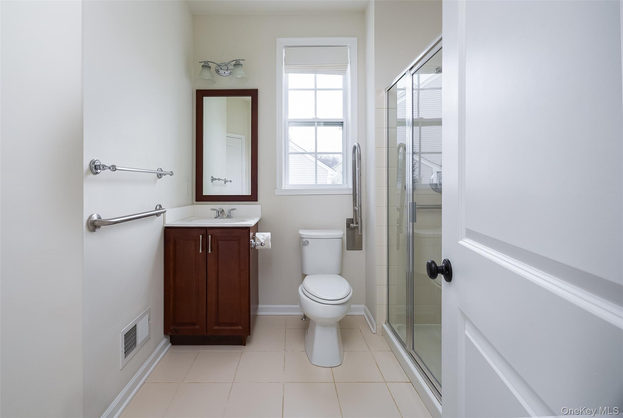 #9 photo, 27 E Van Buren Way, 紐約州 Hopewell Junction , NY 12533