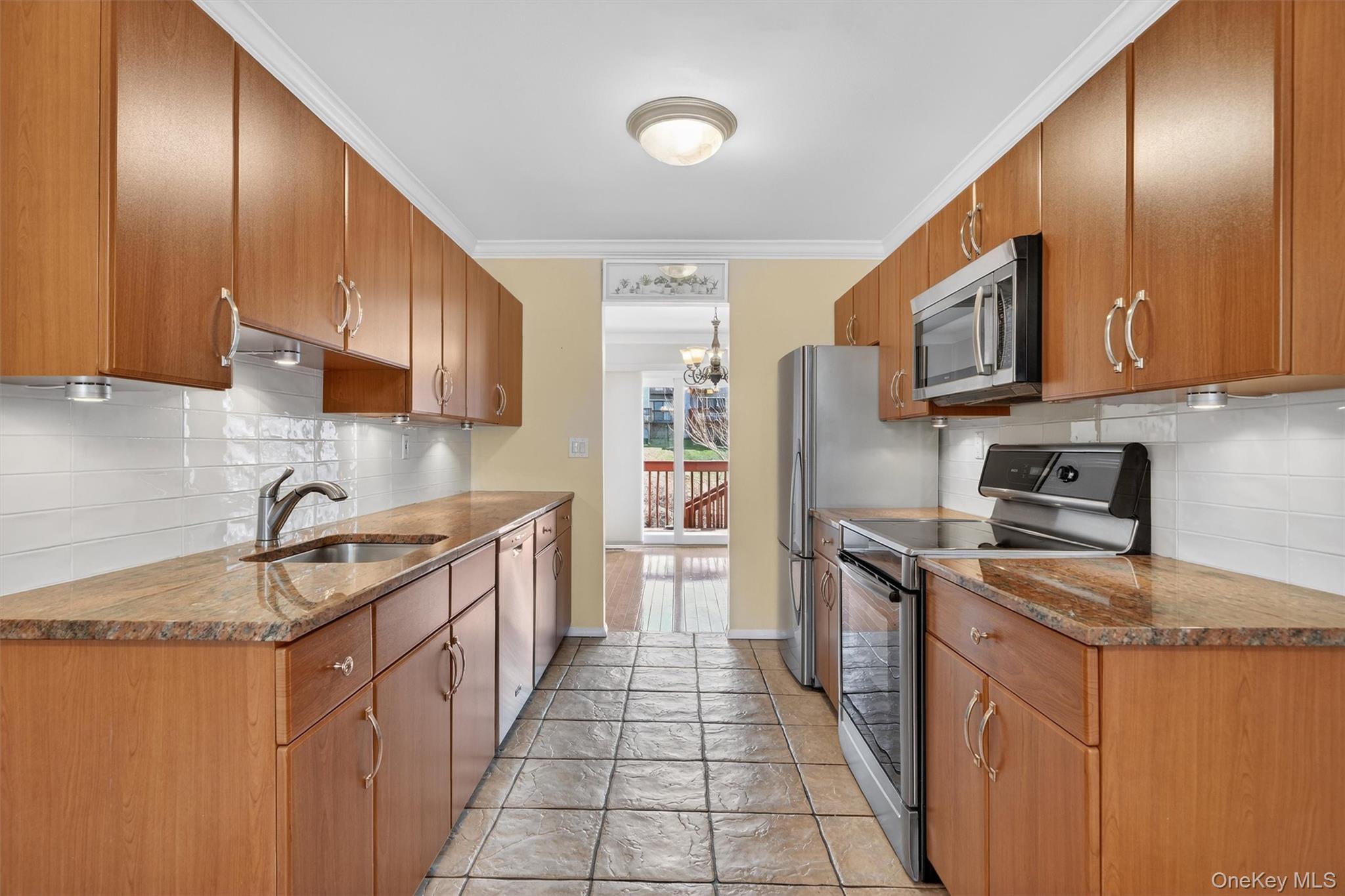 #8 photo, 155 Club Court, Ossining , NY 10562