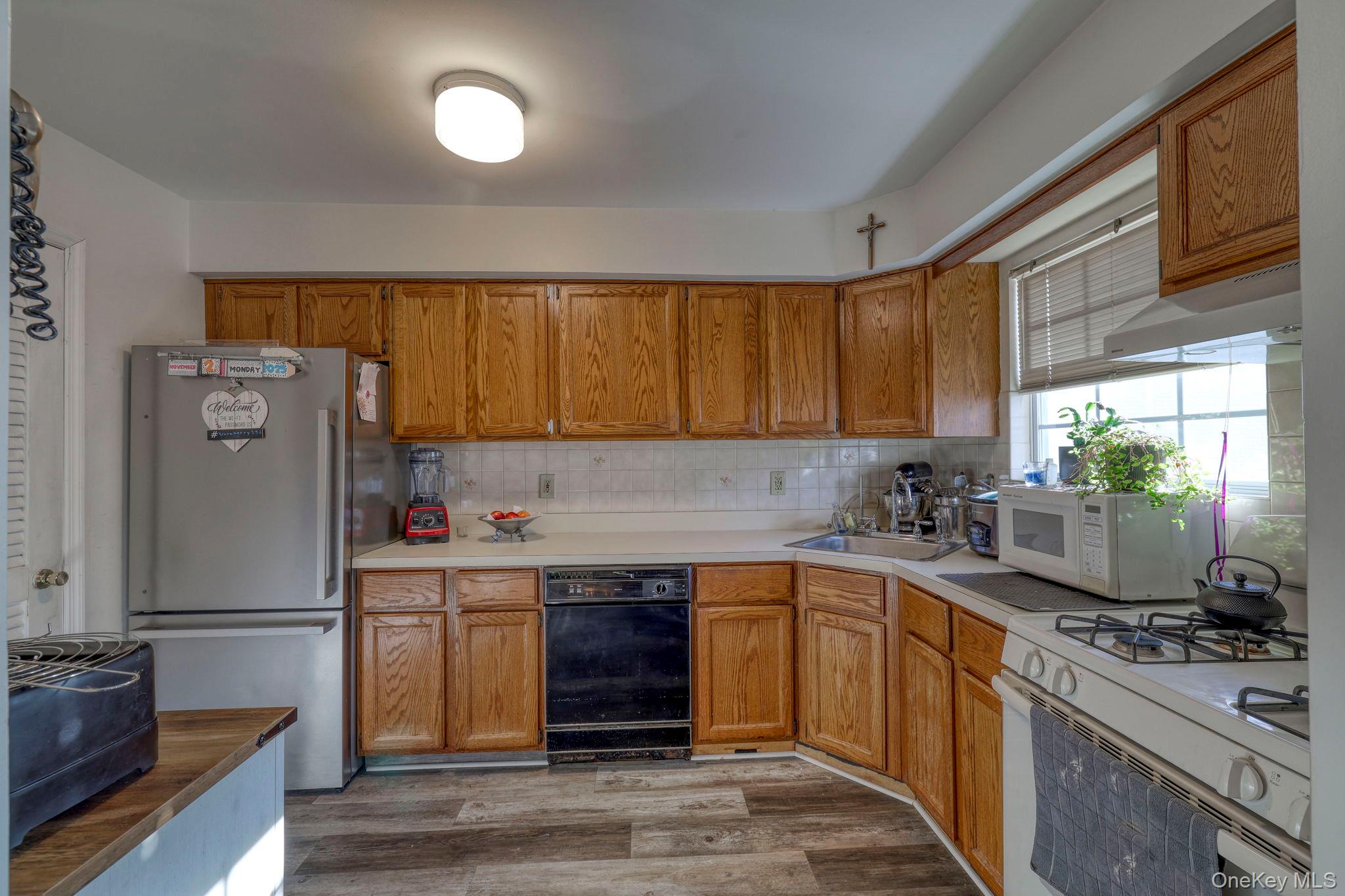 #9 photo, 256 Quassaick Avenue, New Windsor , NY 12553