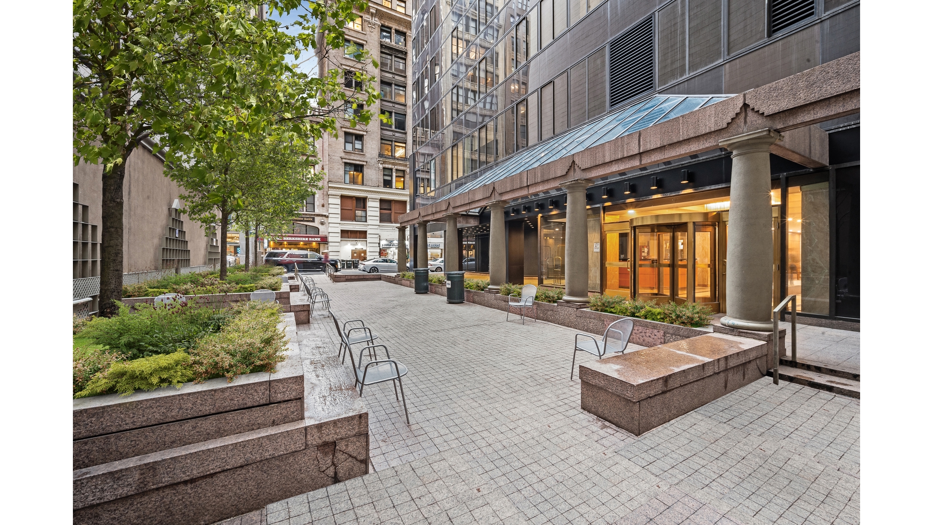 #12 photo, 445 5TH Avenue, Midtown , NY 10016