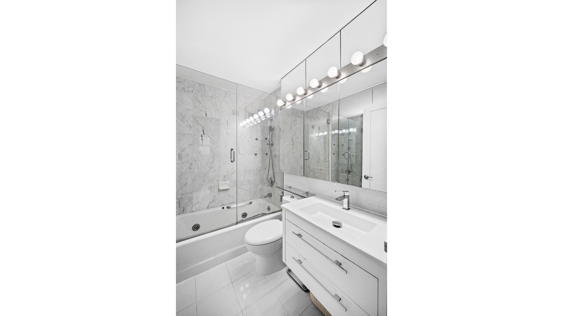 #8 photo, 445 5TH Avenue, Midtown , NY 10016