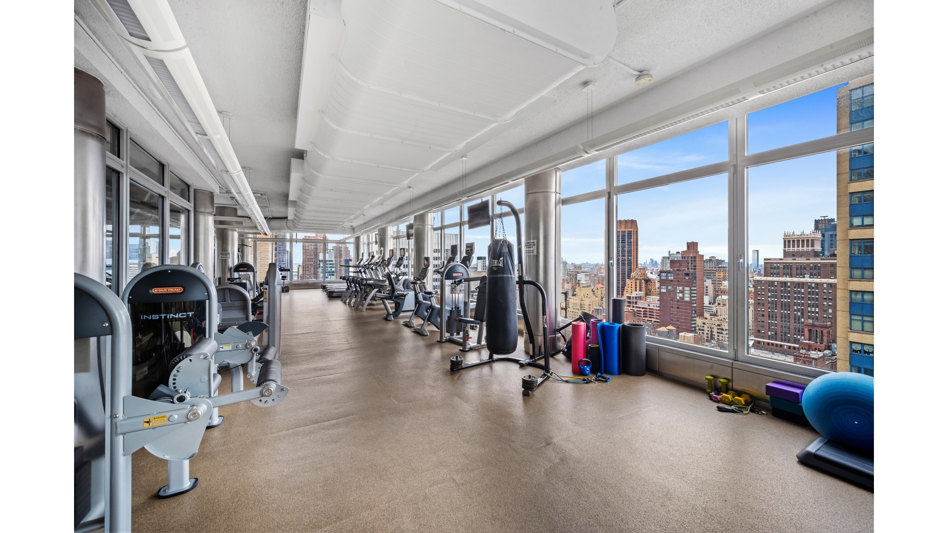 #9 photo, 445 5TH Avenue, Midtown , NY 10016