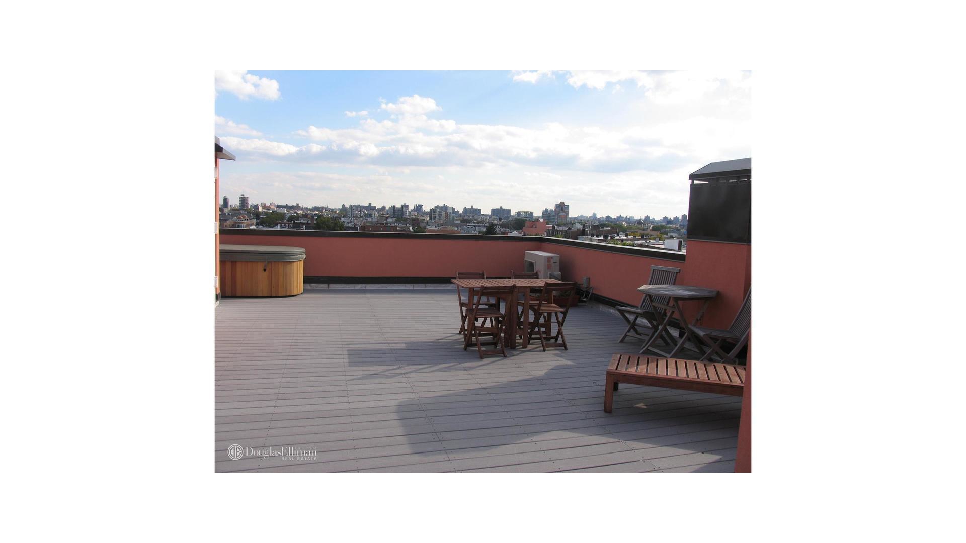 #14 photo, 216 CALYER Street, Greenpoint , NY 11222
