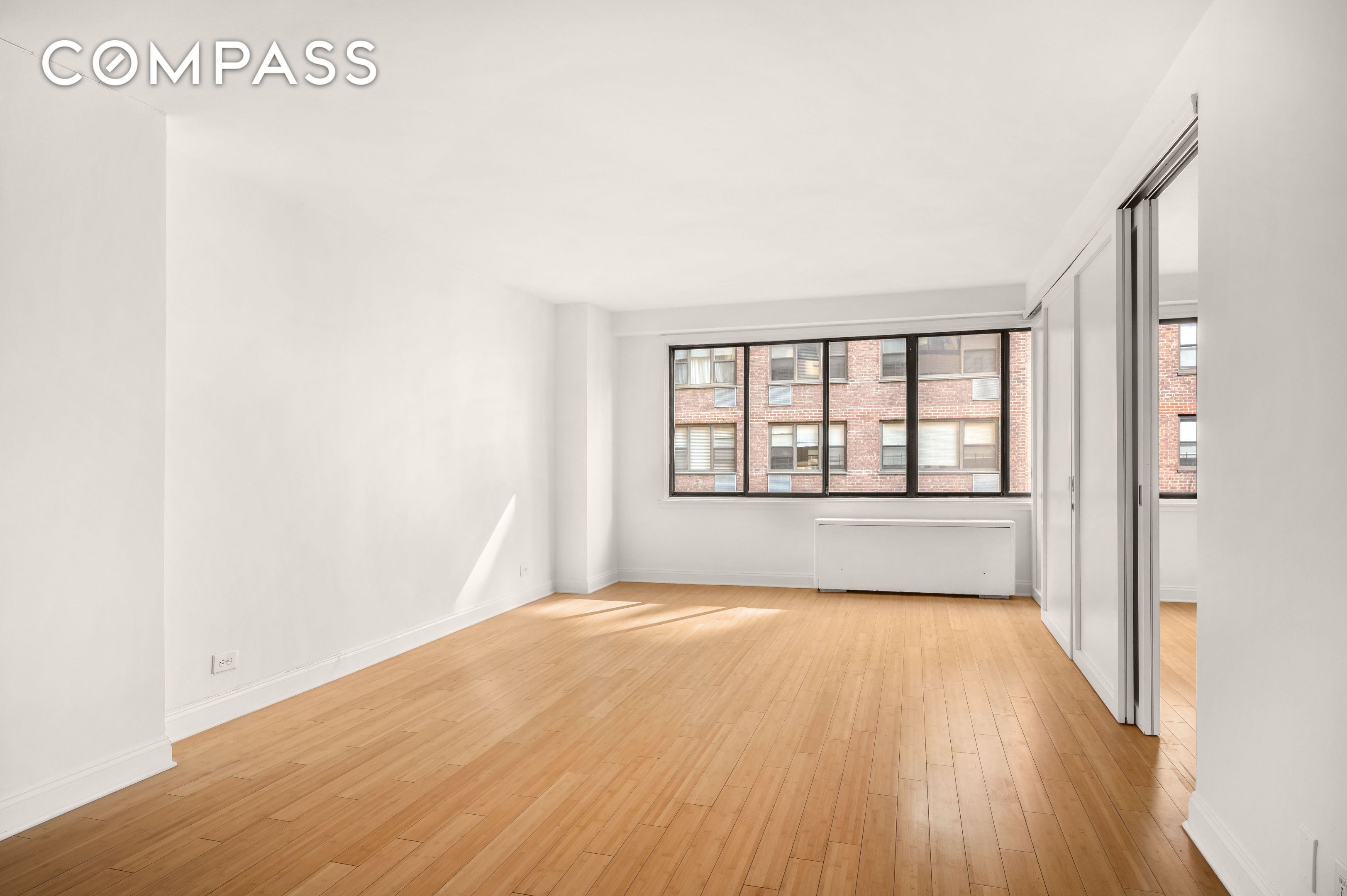 #3 photo, 345 E 73rd Street, マンハッタン Lenox Hill , NY 10021