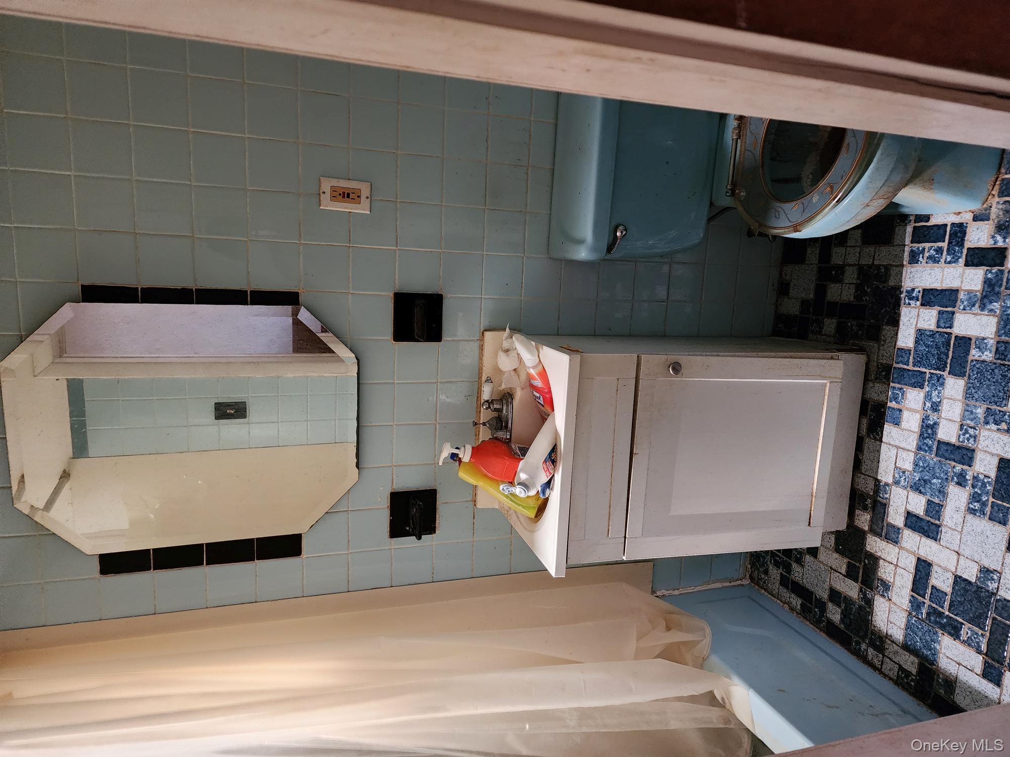 #6 photo, 6161 Eliot Avenue, Middle Village , NY 11379