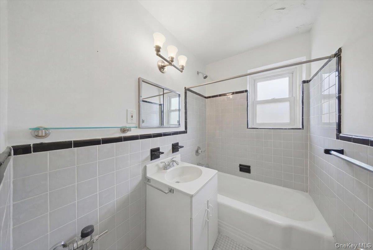 #12 photo, 6692 Selfridge Street, Forest Hills , NY 11375